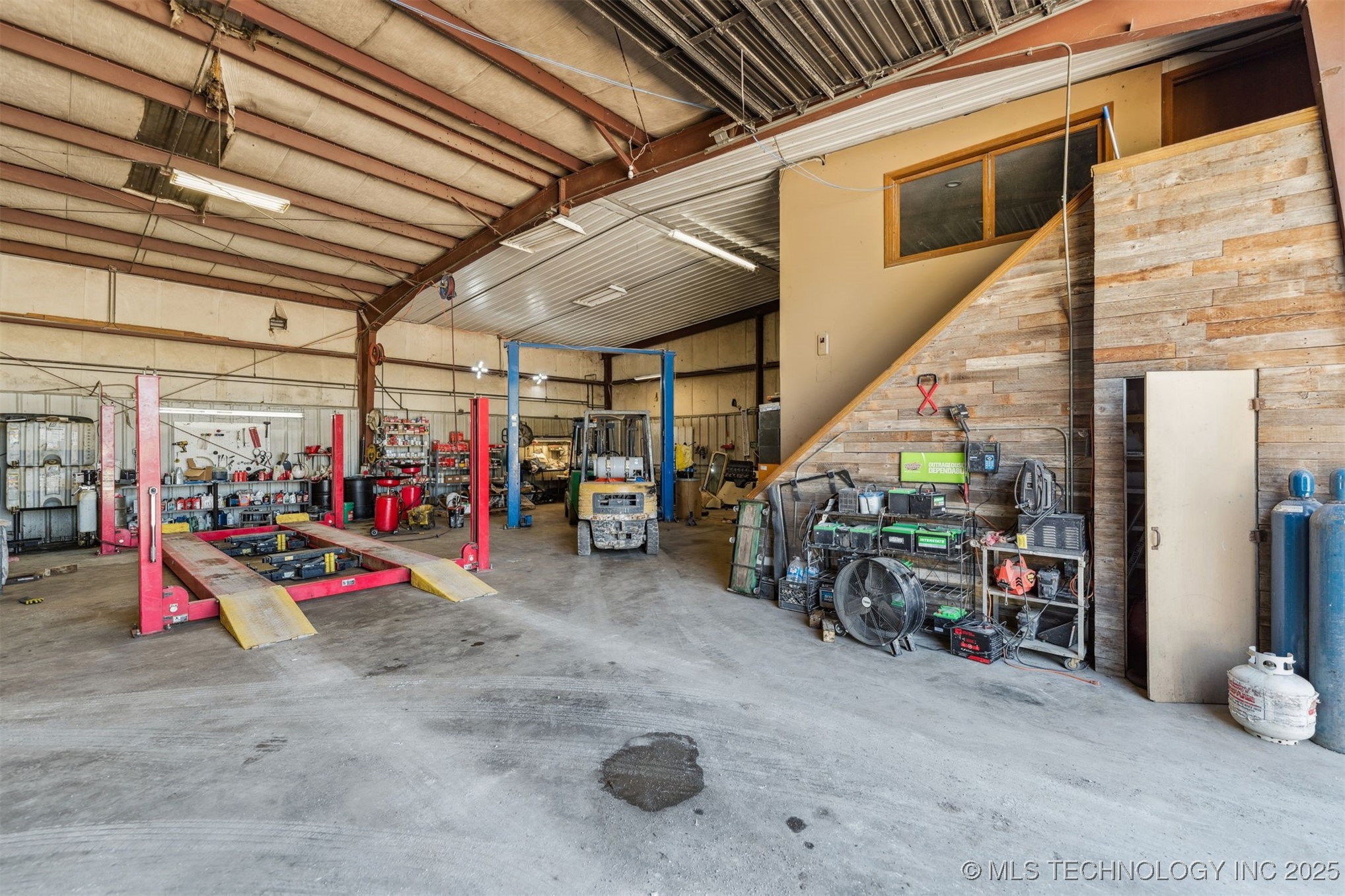 400 E Industrial Boulevard S Property Photo 16