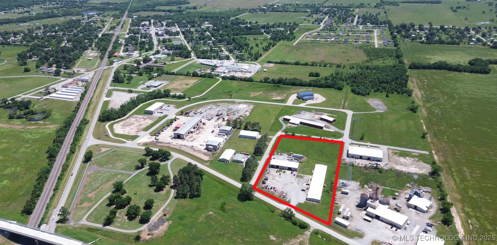 400 E Industrial Boulevard S Property Photo 20