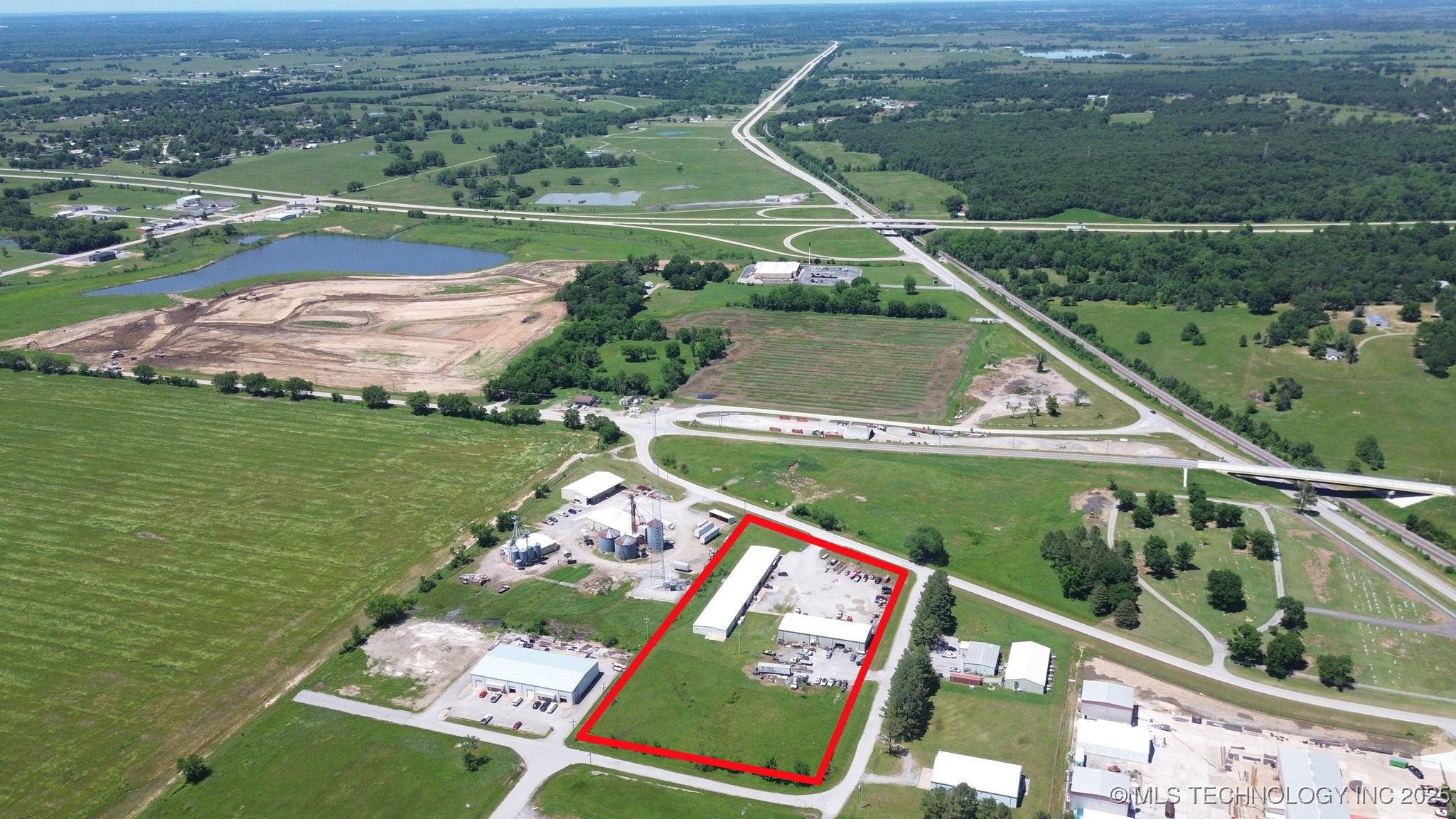 400 E Industrial Boulevard S Property Photo 21