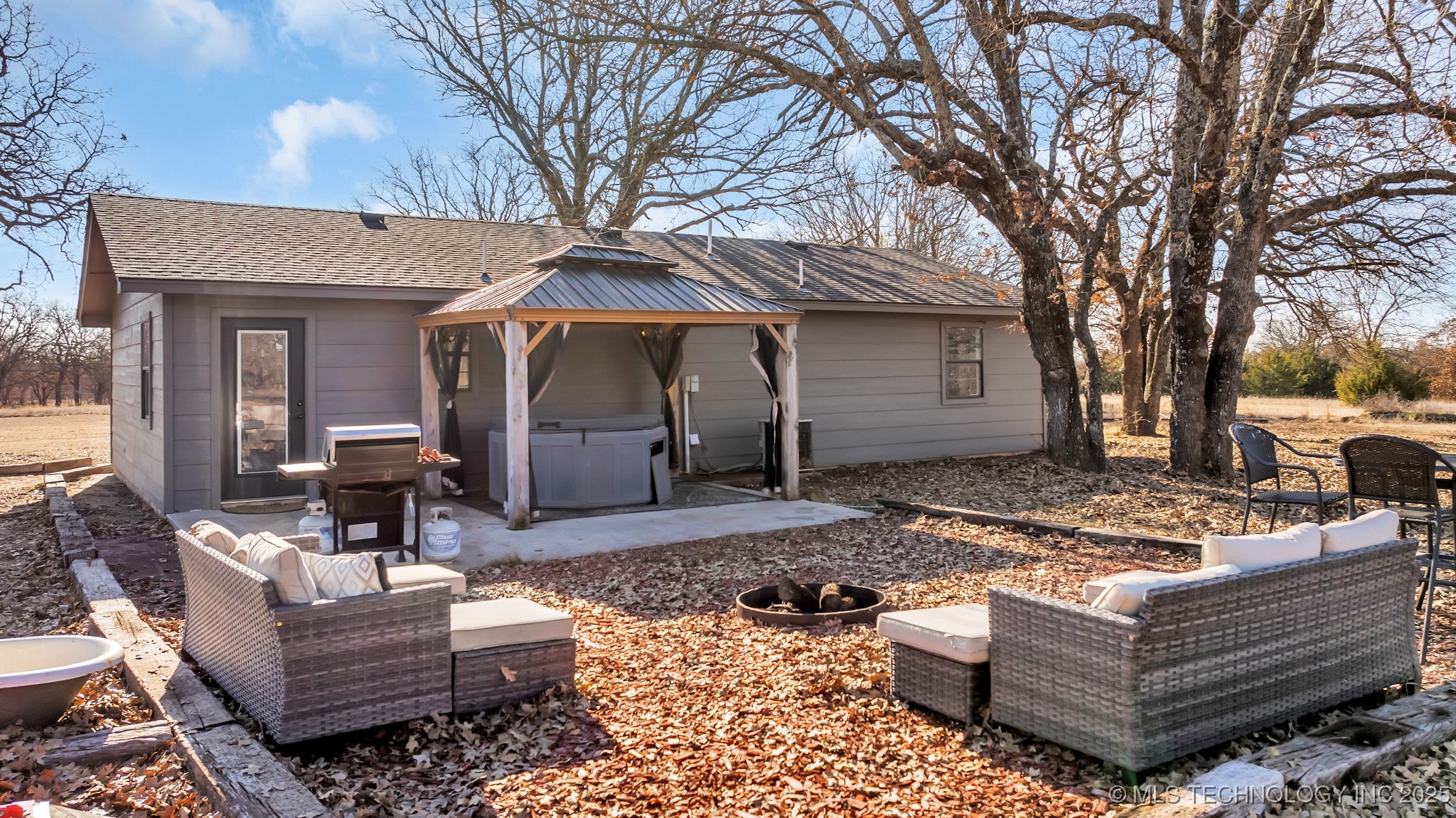 6263 Sunshine Road Property Photo 2