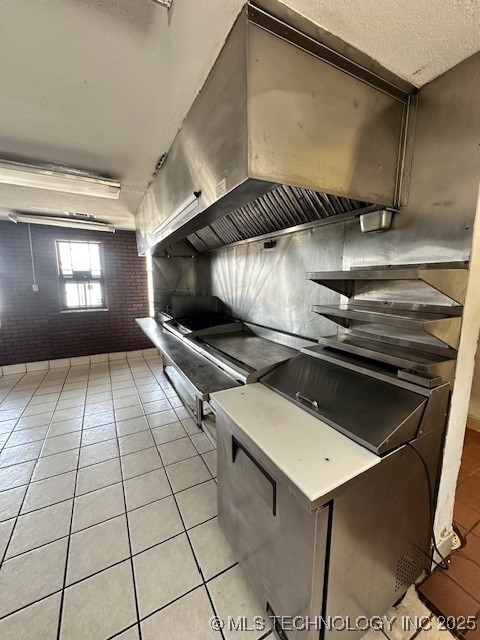 1100 N York Street Property Photo 10