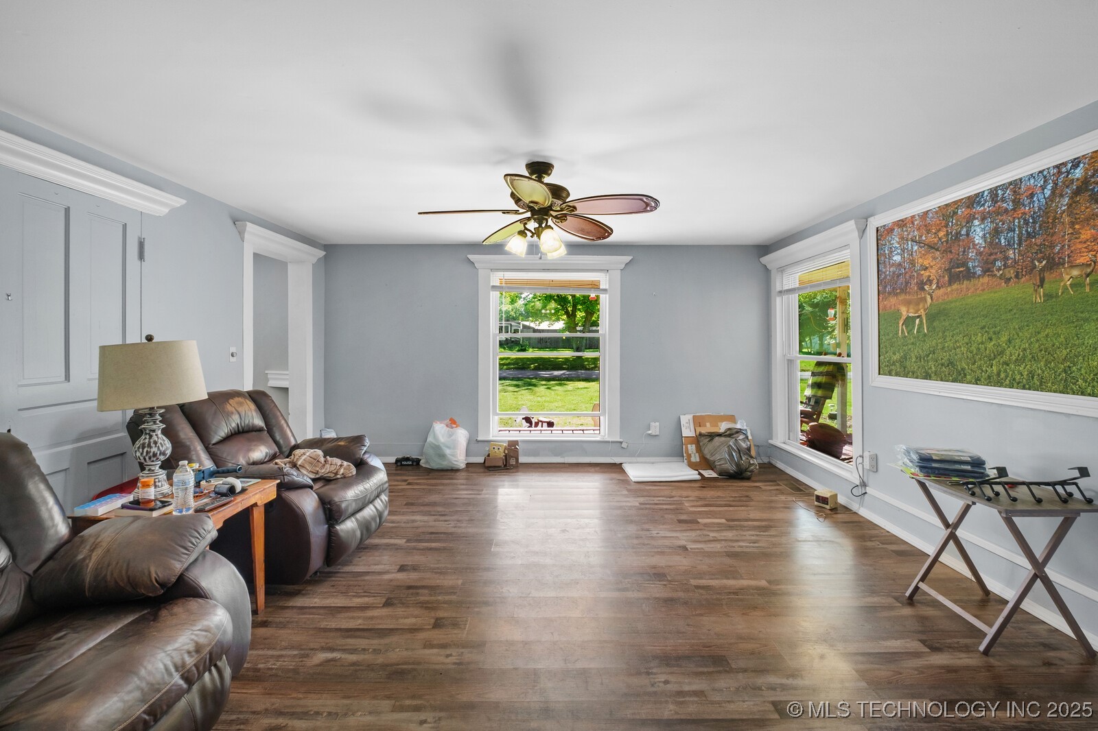 321 E Delaware Property Photo 8