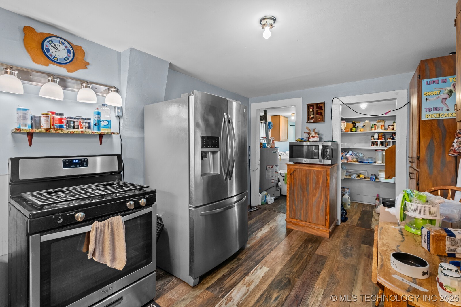 321 E Delaware Property Photo 11