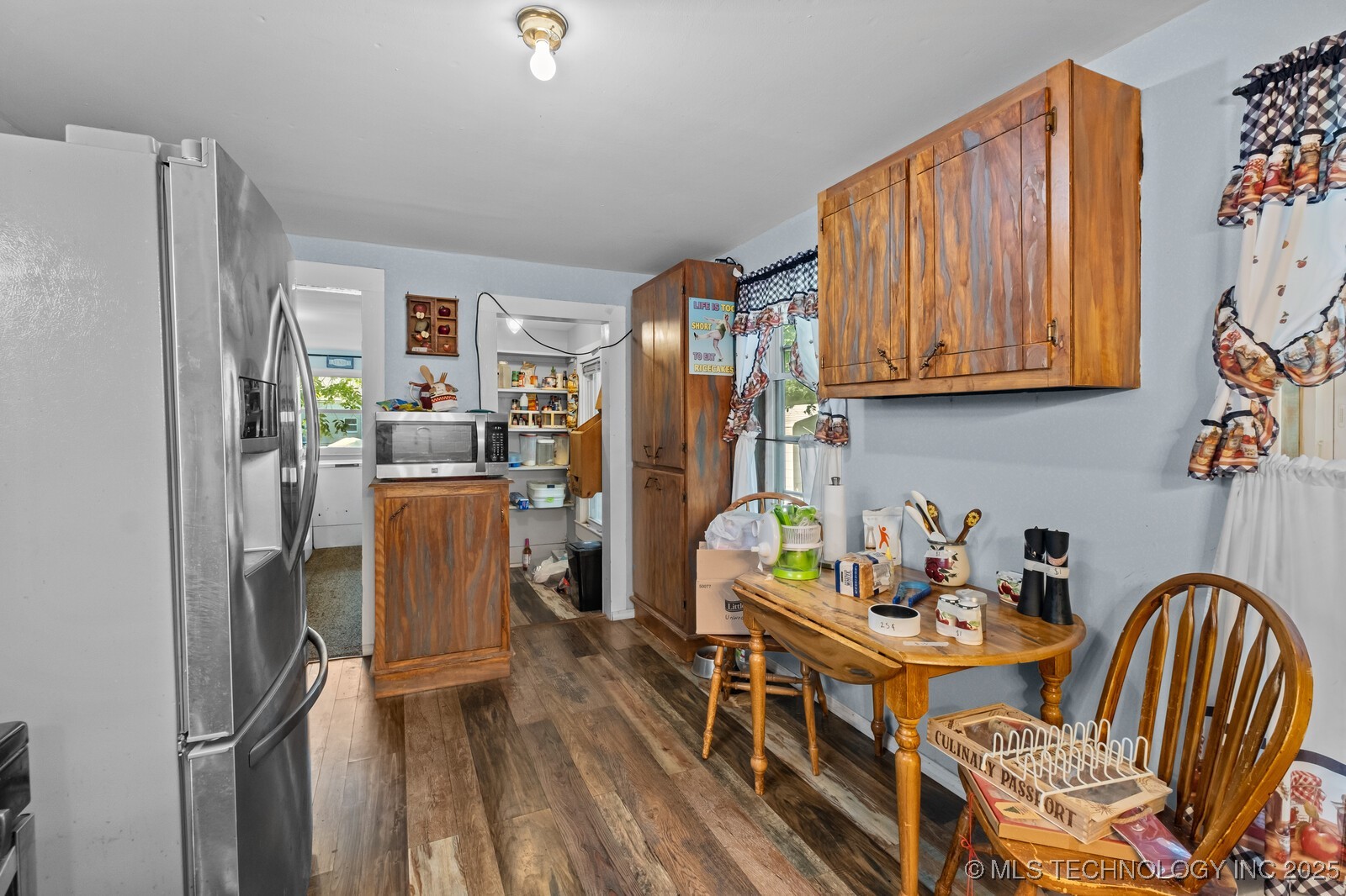 321 E Delaware Property Photo 12