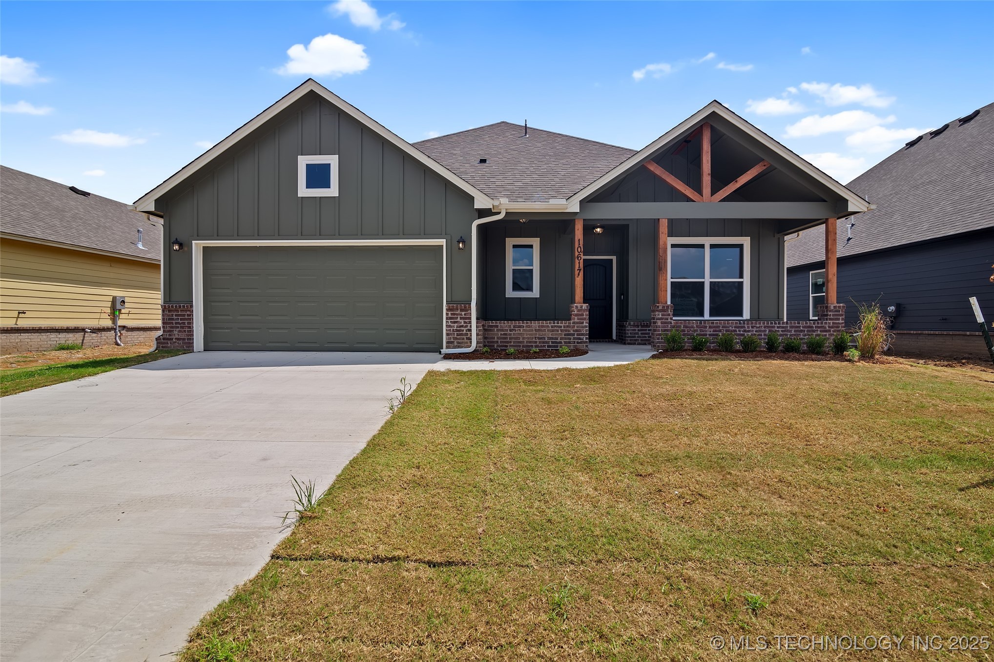 10617 N 120th East Avenue Property Photo 1