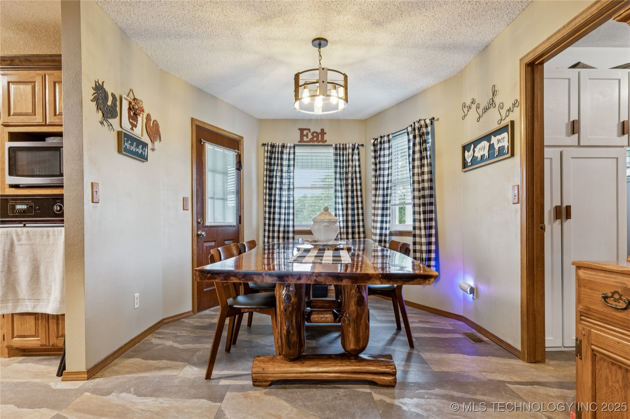 7864 S 449 Road Property Photo 10