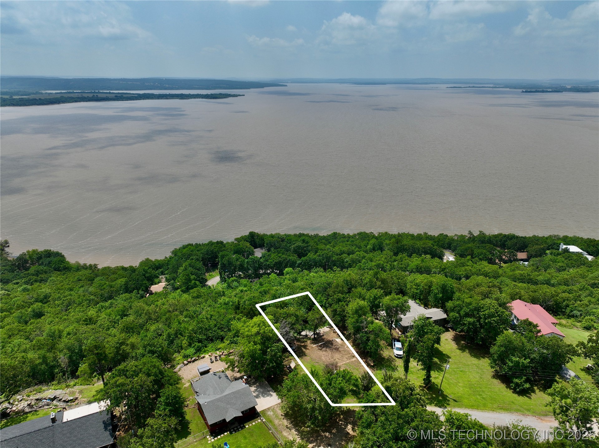 188 Hickory Hill Property Photo 2