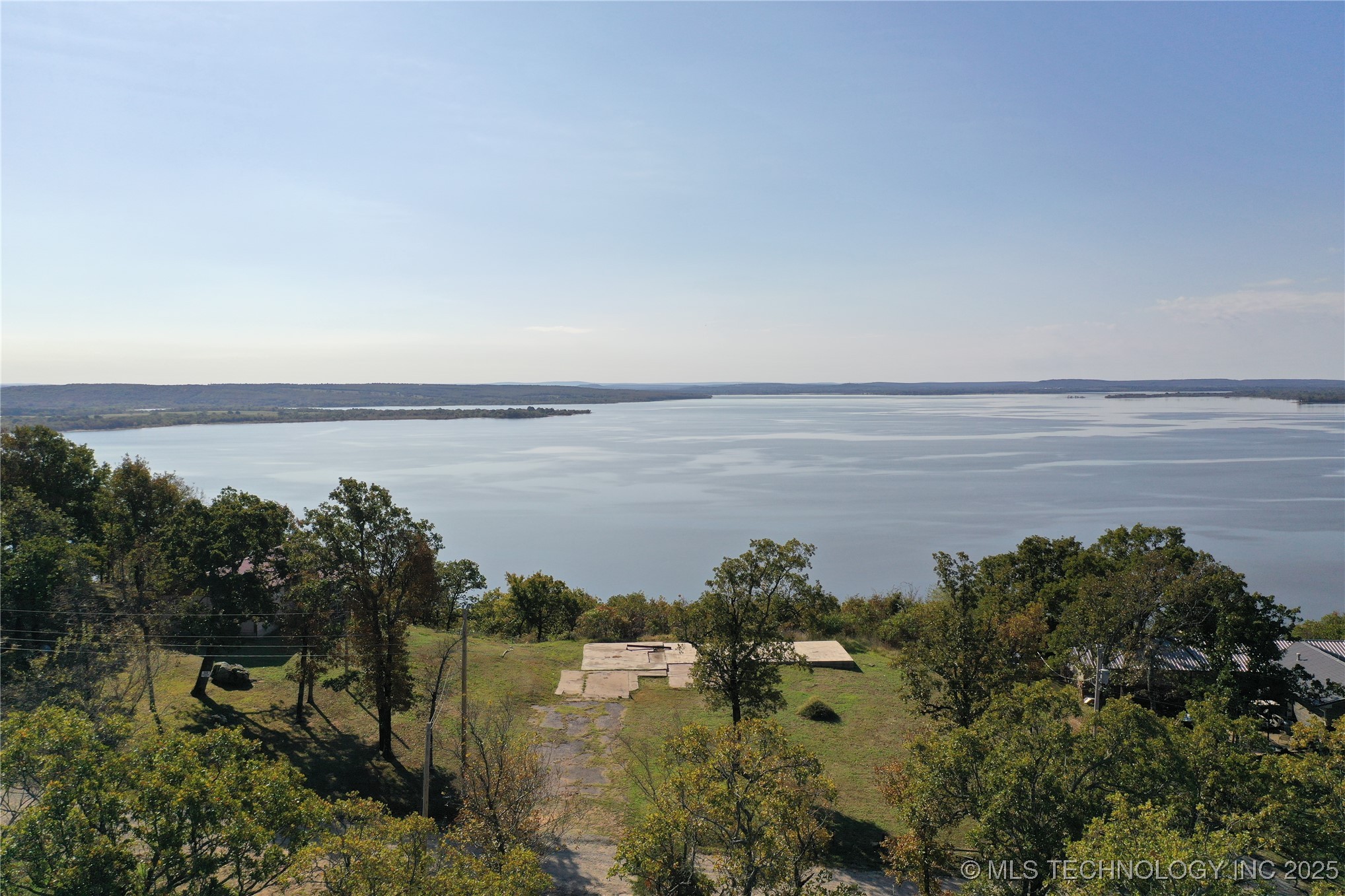 188 Hickory Hill Property Photo 6