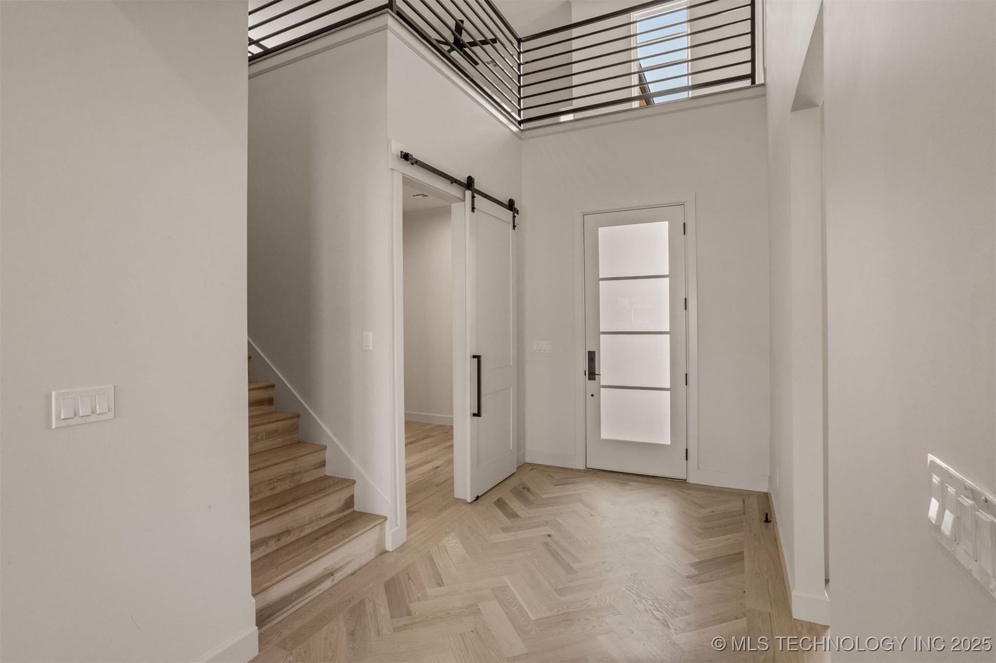 2355 E 135th Place Property Photo 4