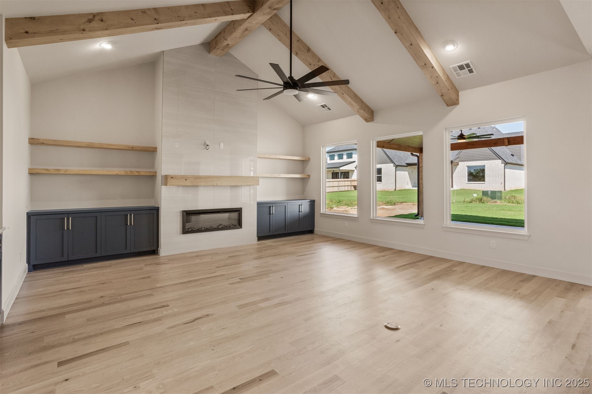 2355 E 135th Place Property Photo 6