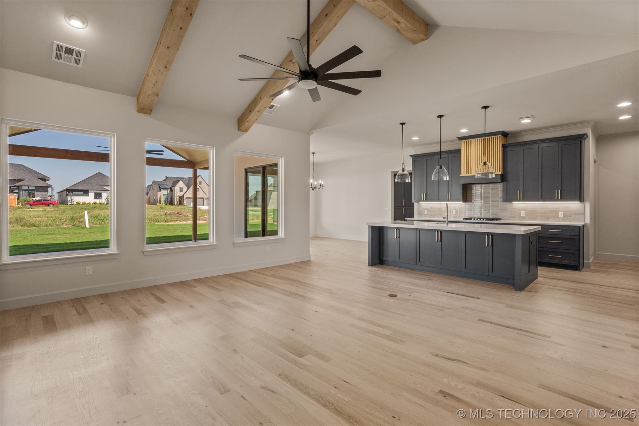 2355 E 135th Place Property Photo 9