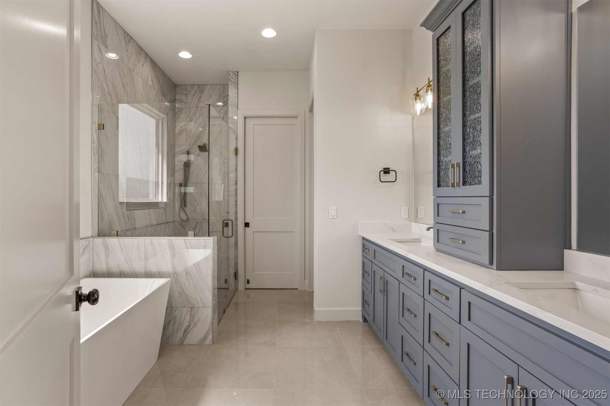 2355 E 135th Place Property Photo 15