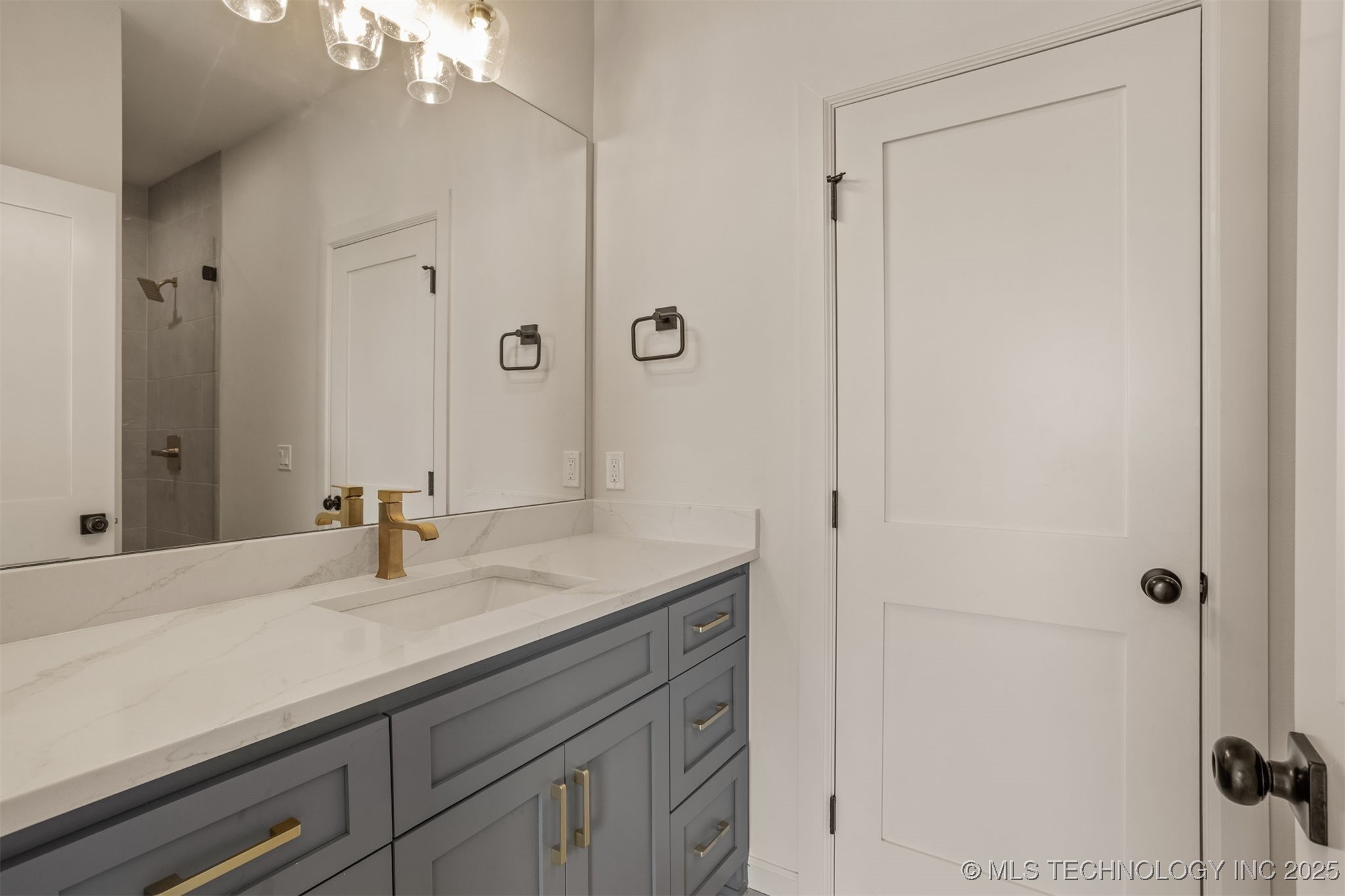 2355 E 135th Place Property Photo 27