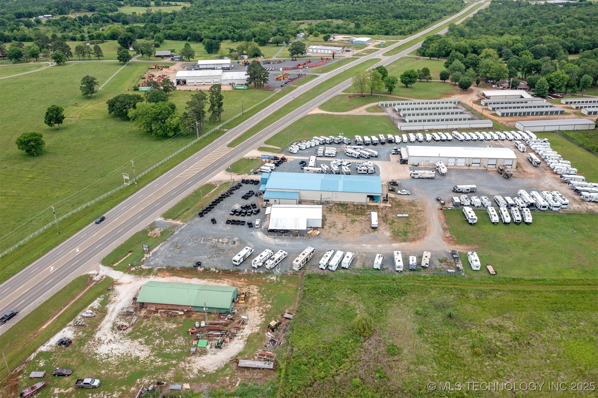 1100 Ne Lincoln Property Photo 2