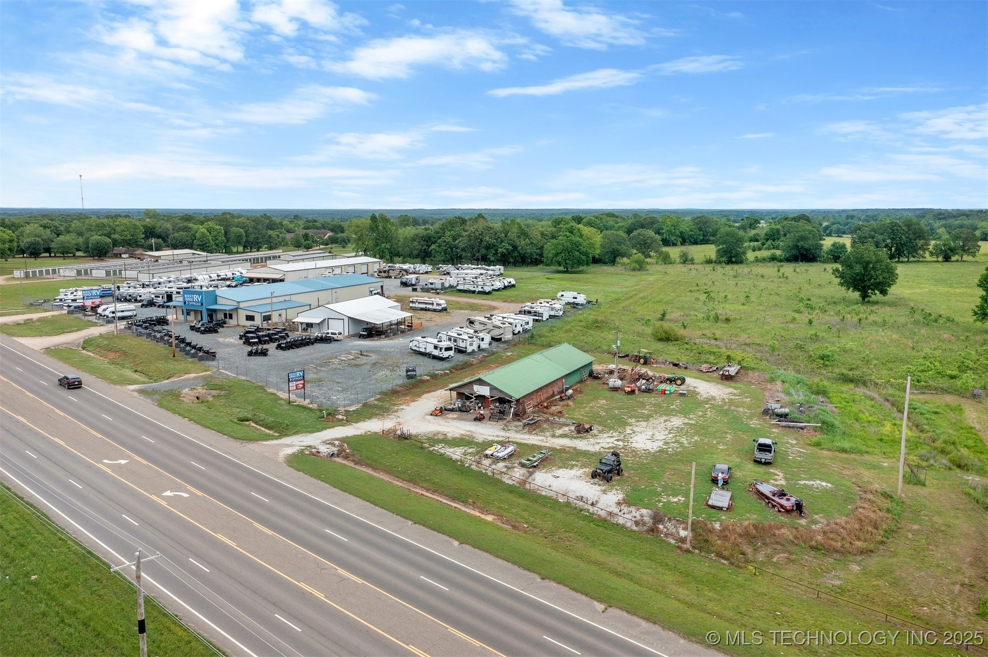 1100 Ne Lincoln Property Photo 4