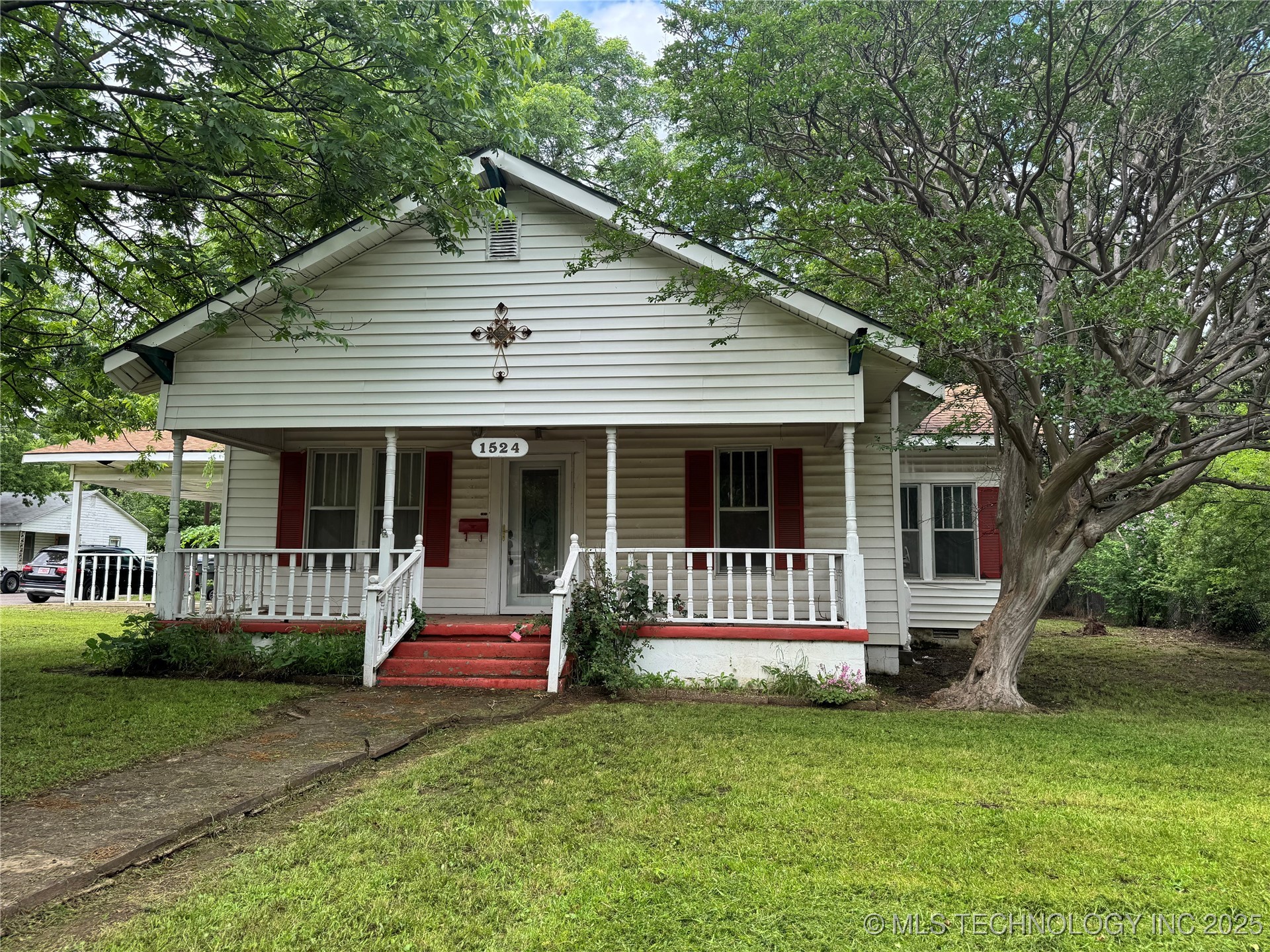 1524 W Maple Street W