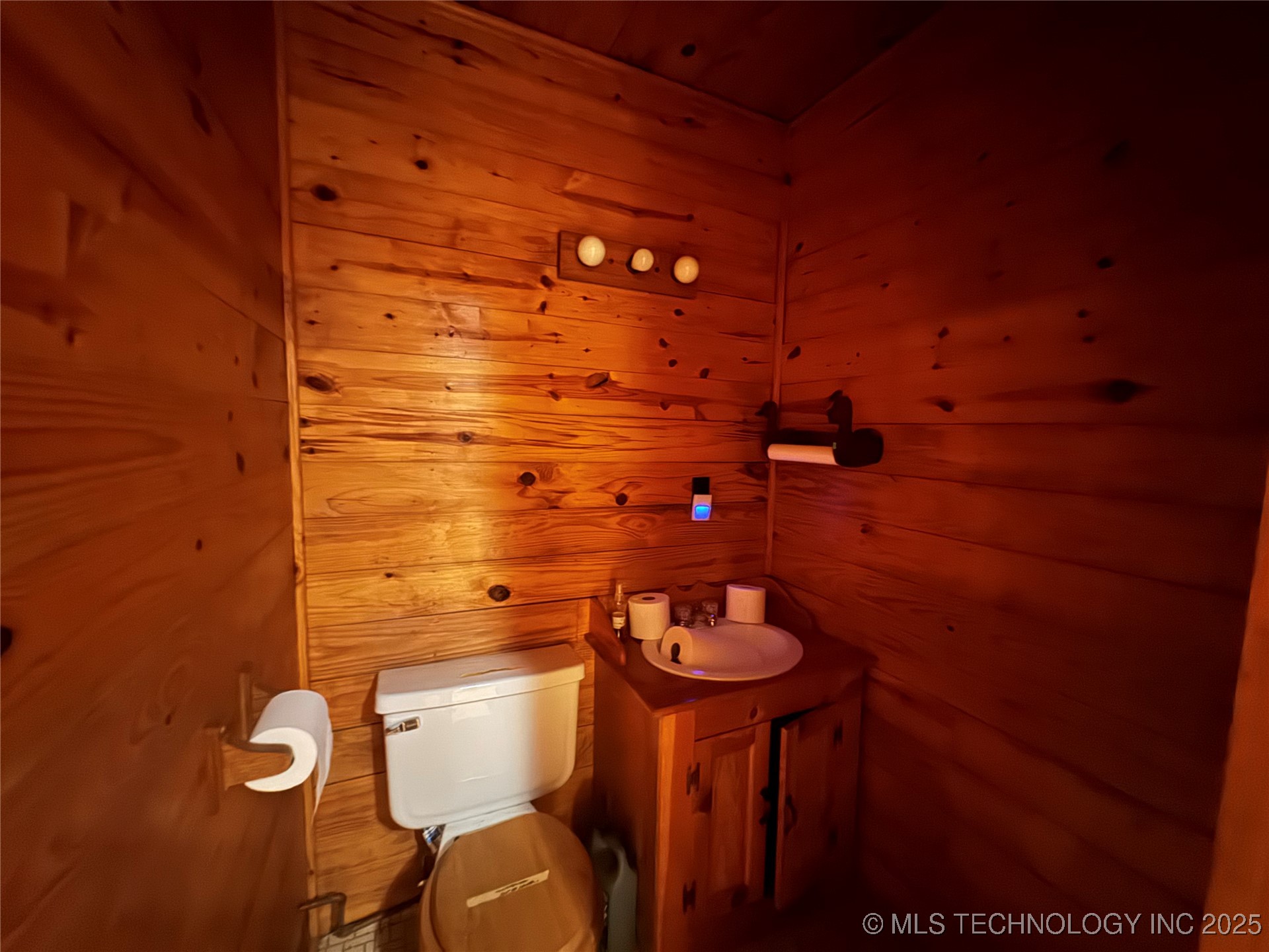 1524 W Maple Street W Property Photo 8