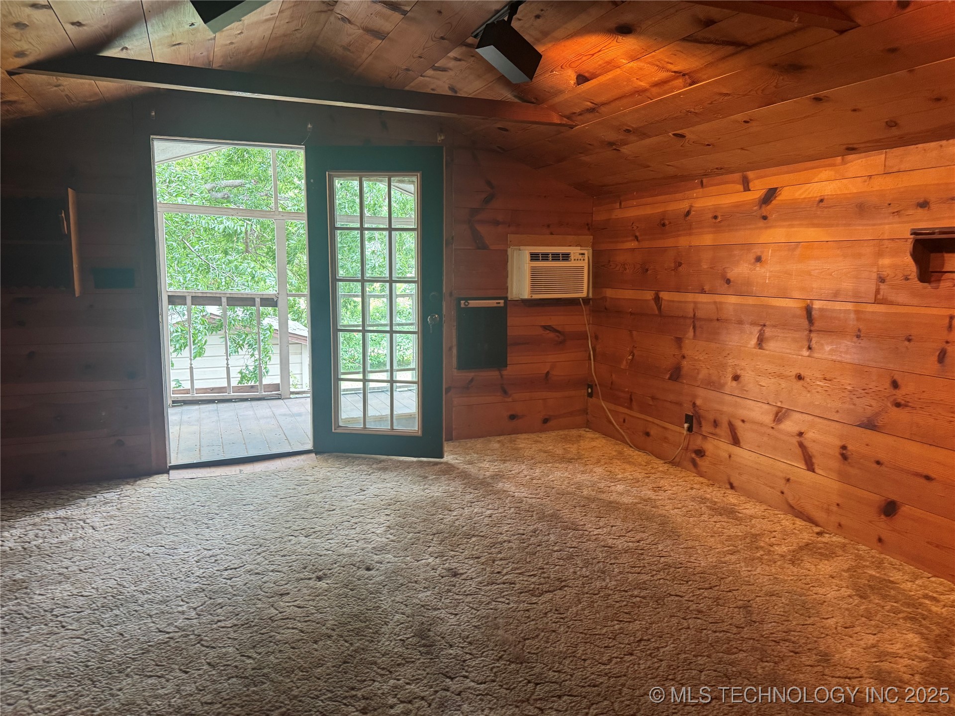 1524 W Maple Street W Property Photo 19