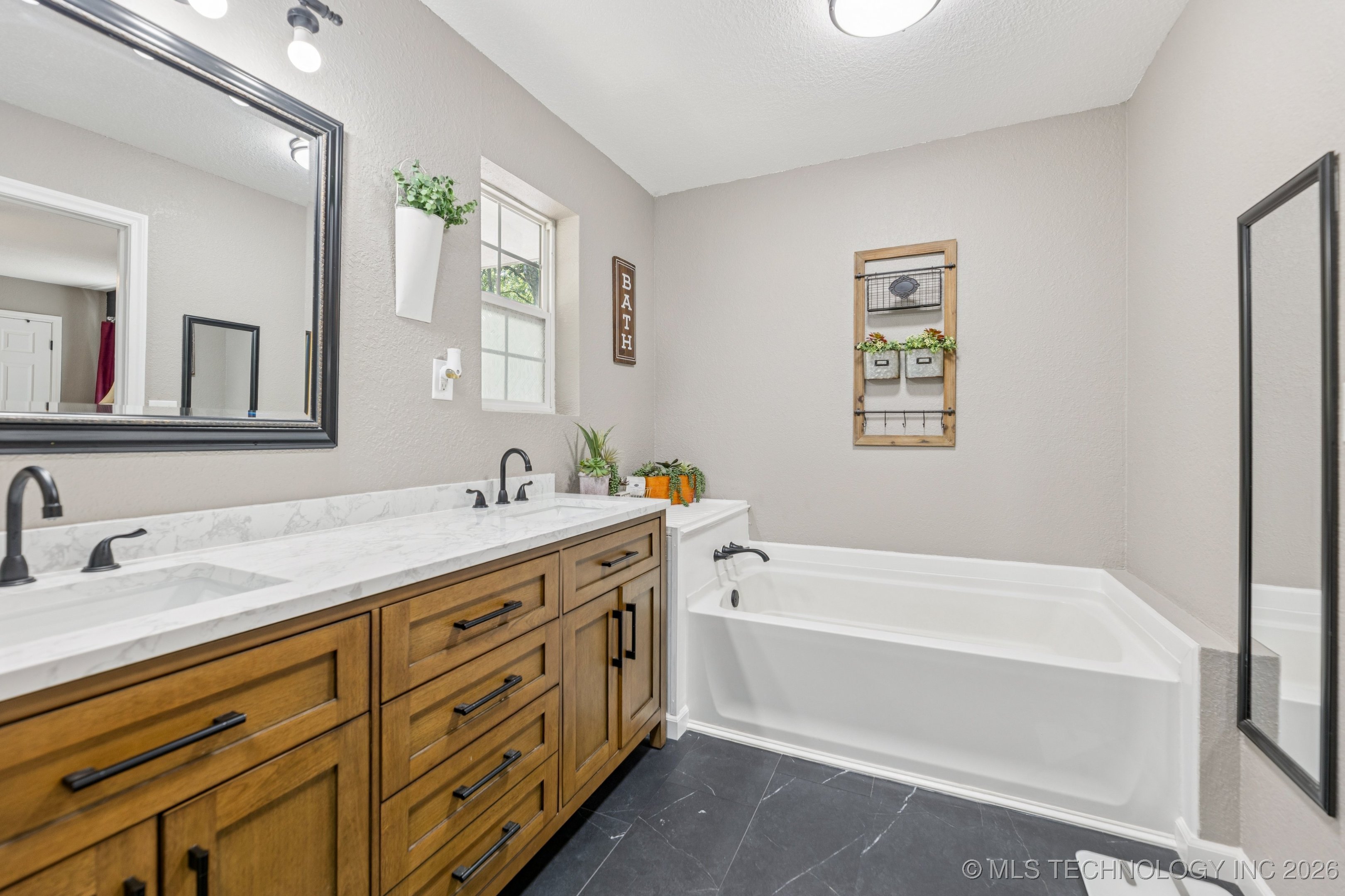 363270 E 5700 Road Property Photo 18