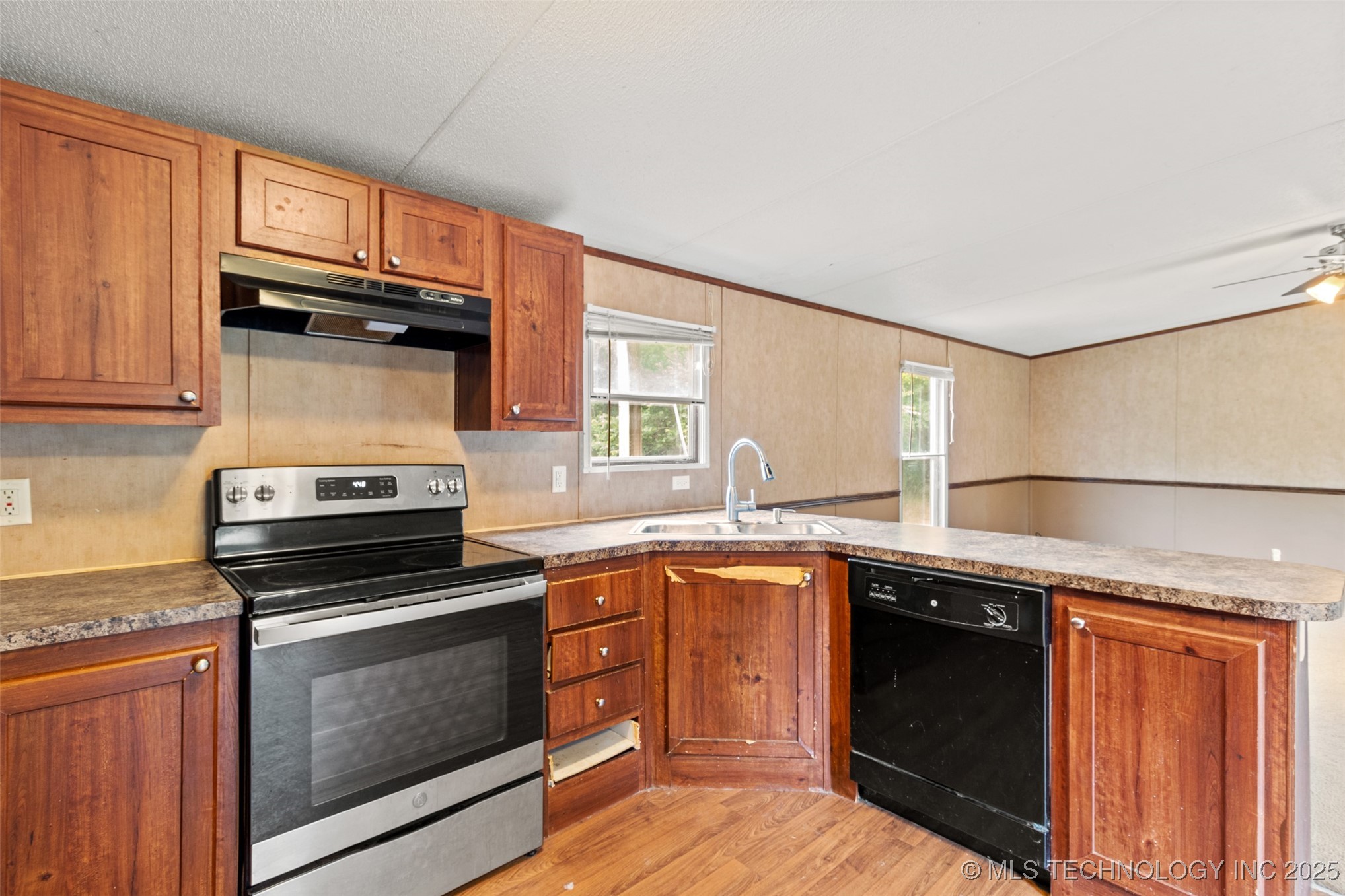 604 W Cowley Avenue W Property Photo 8