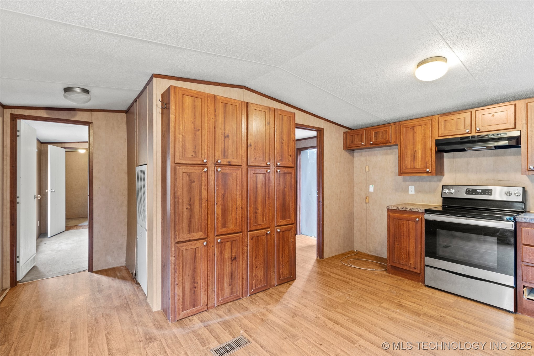 604 W Cowley Avenue W Property Photo 10