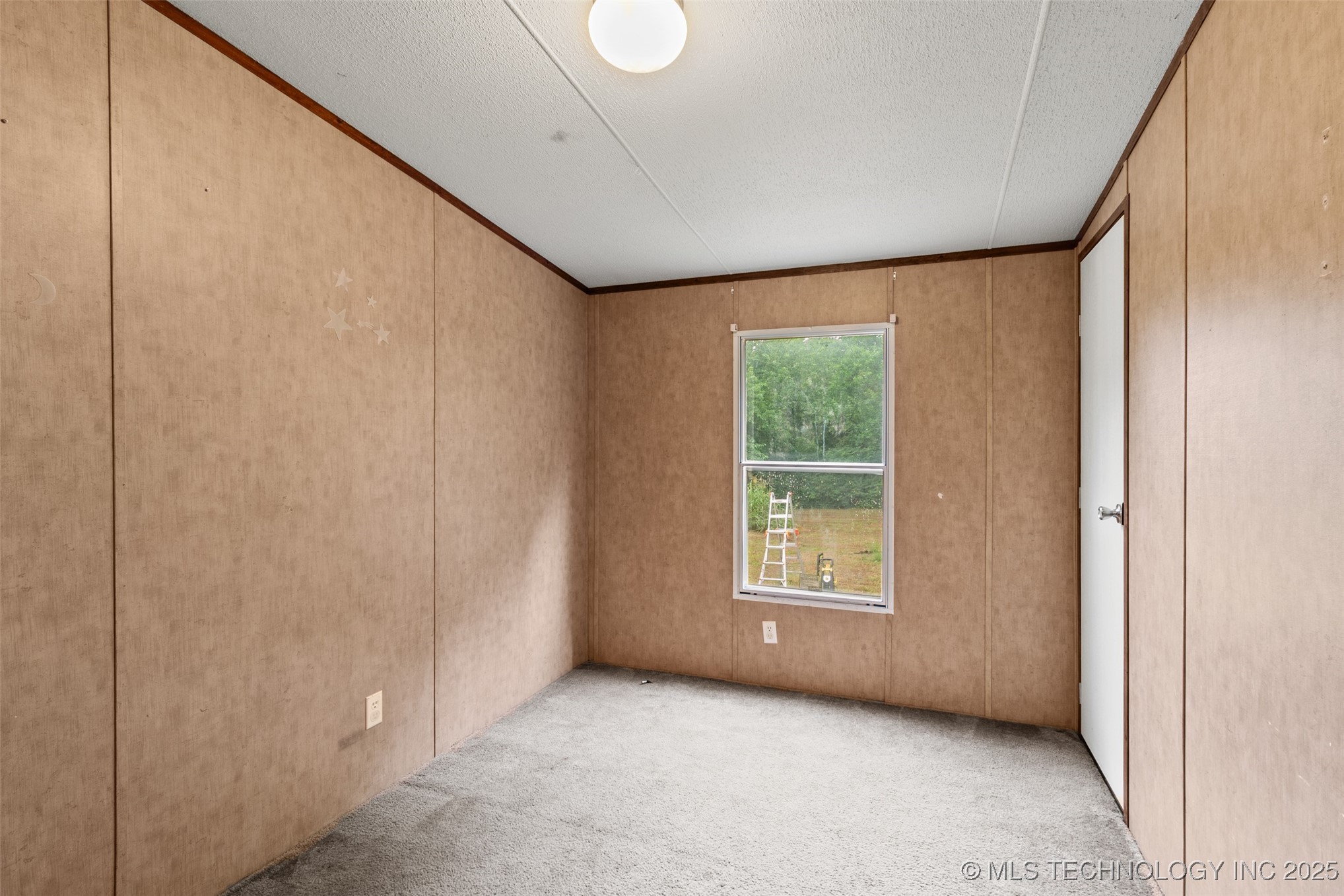 604 W Cowley Avenue W Property Photo 16