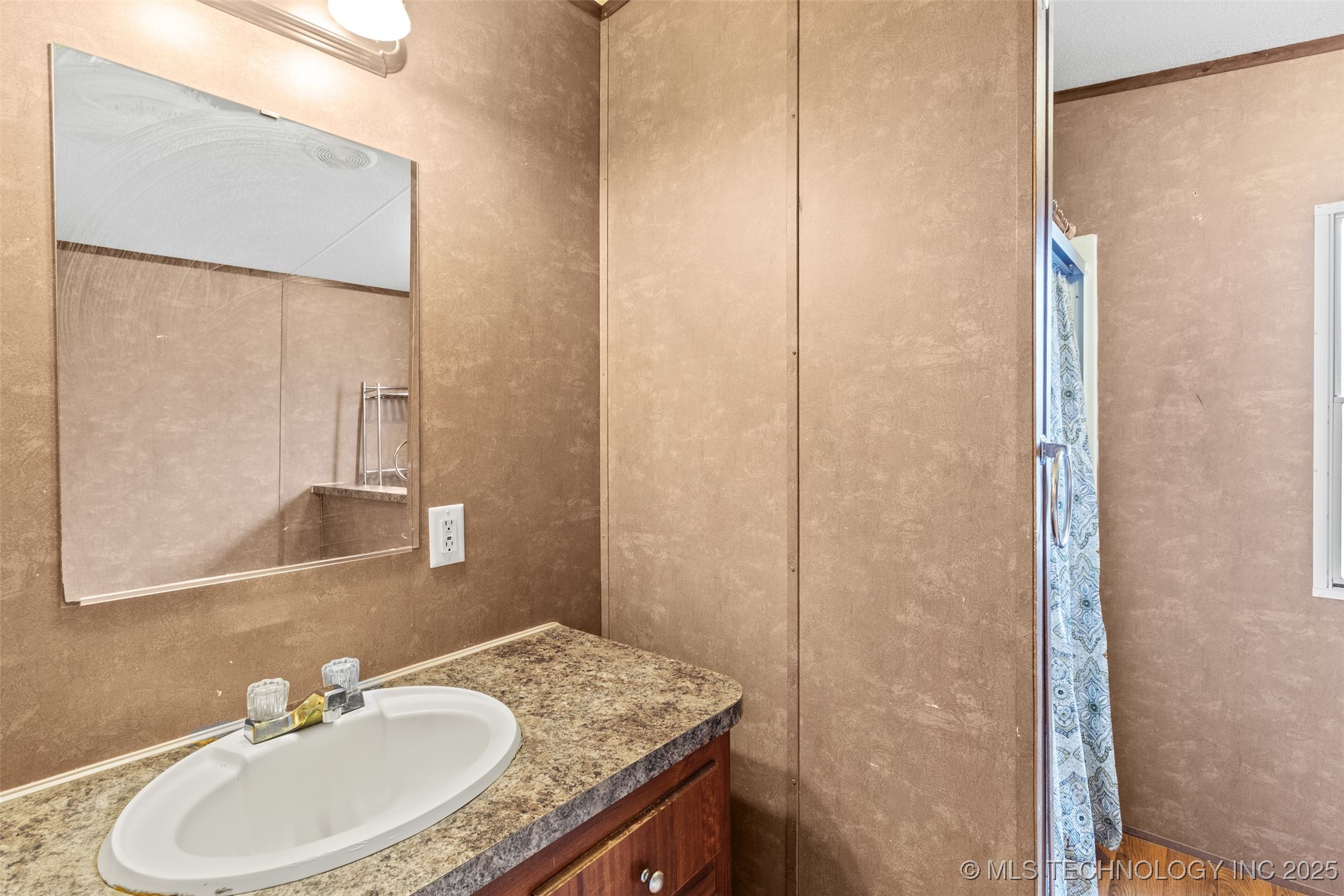 604 W Cowley Avenue W Property Photo 23