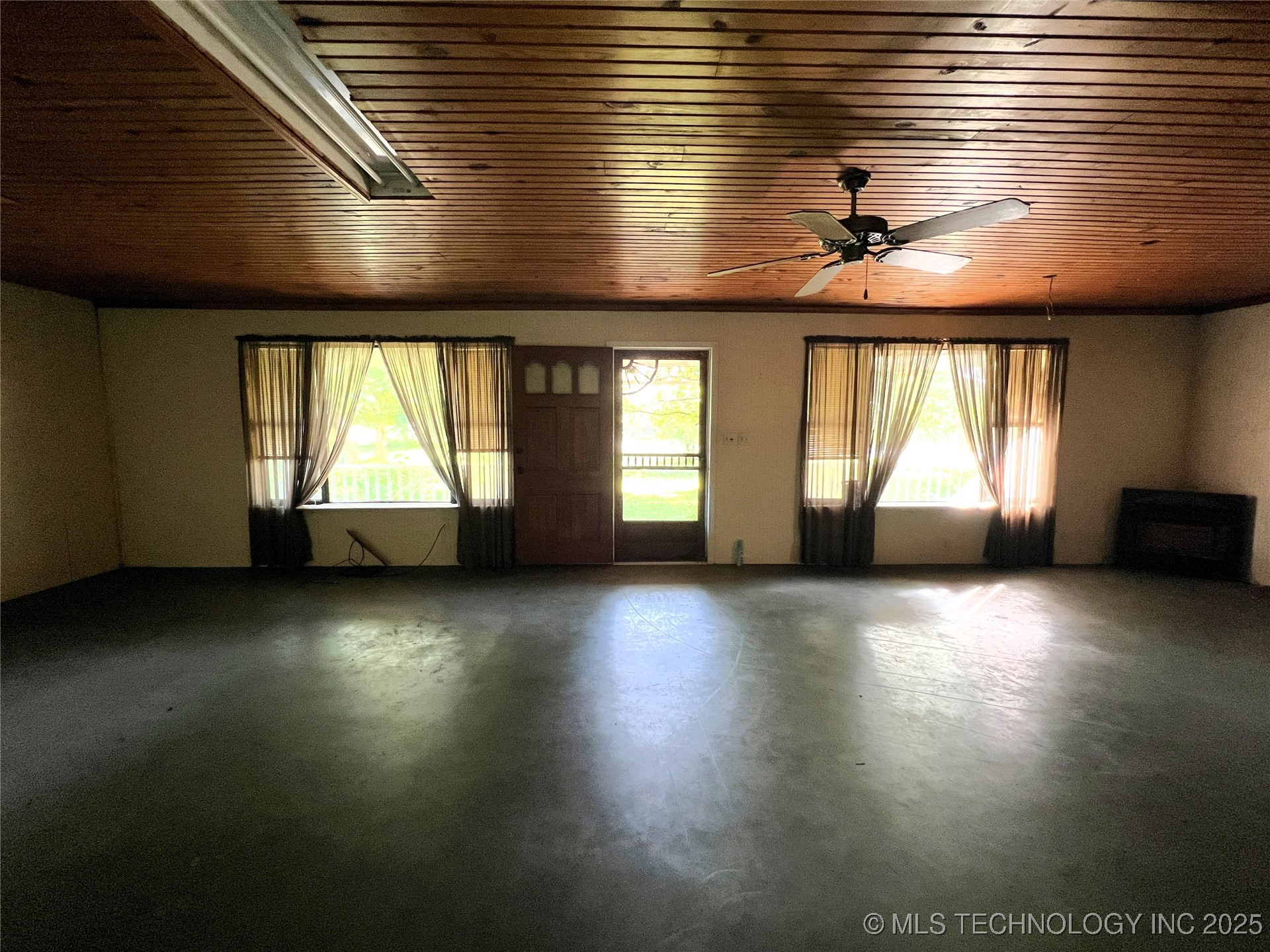 23243 Spicer Property Photo 2