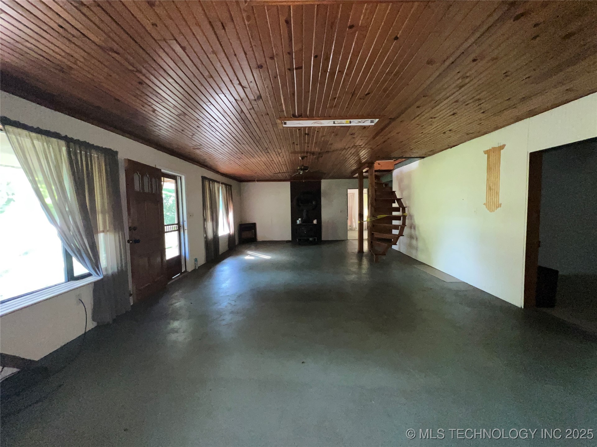 23243 Spicer Property Photo 4