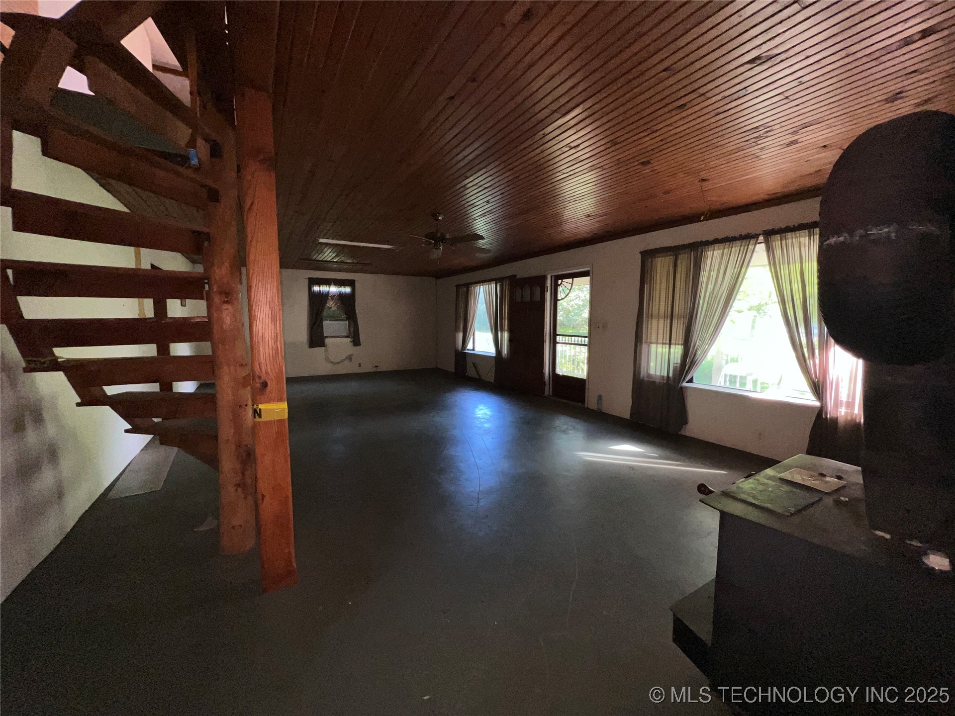 23243 Spicer Property Photo 5