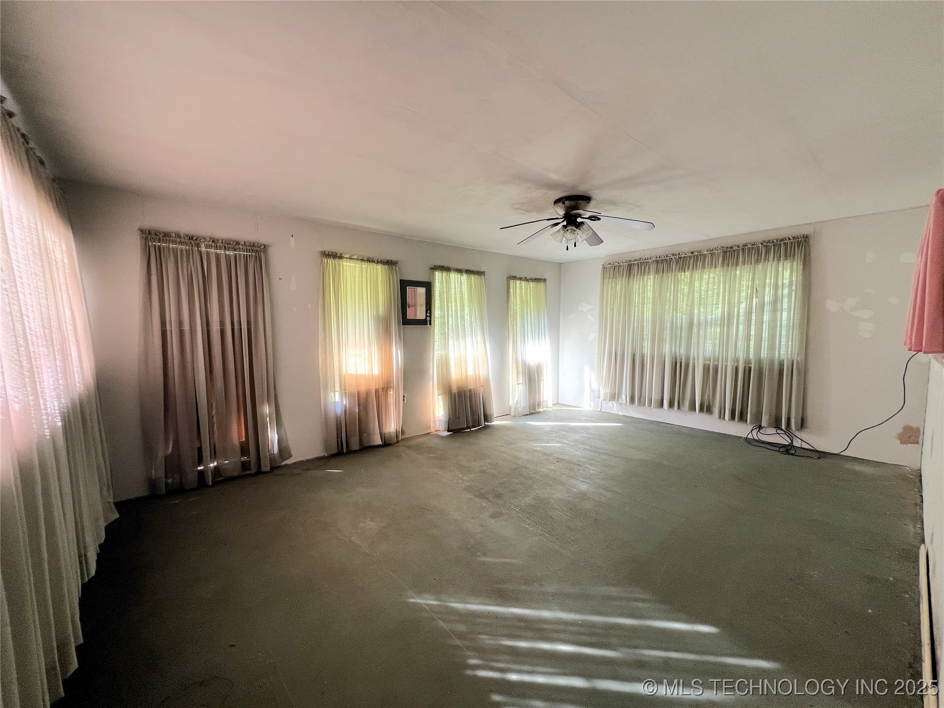 23243 Spicer Property Photo 9