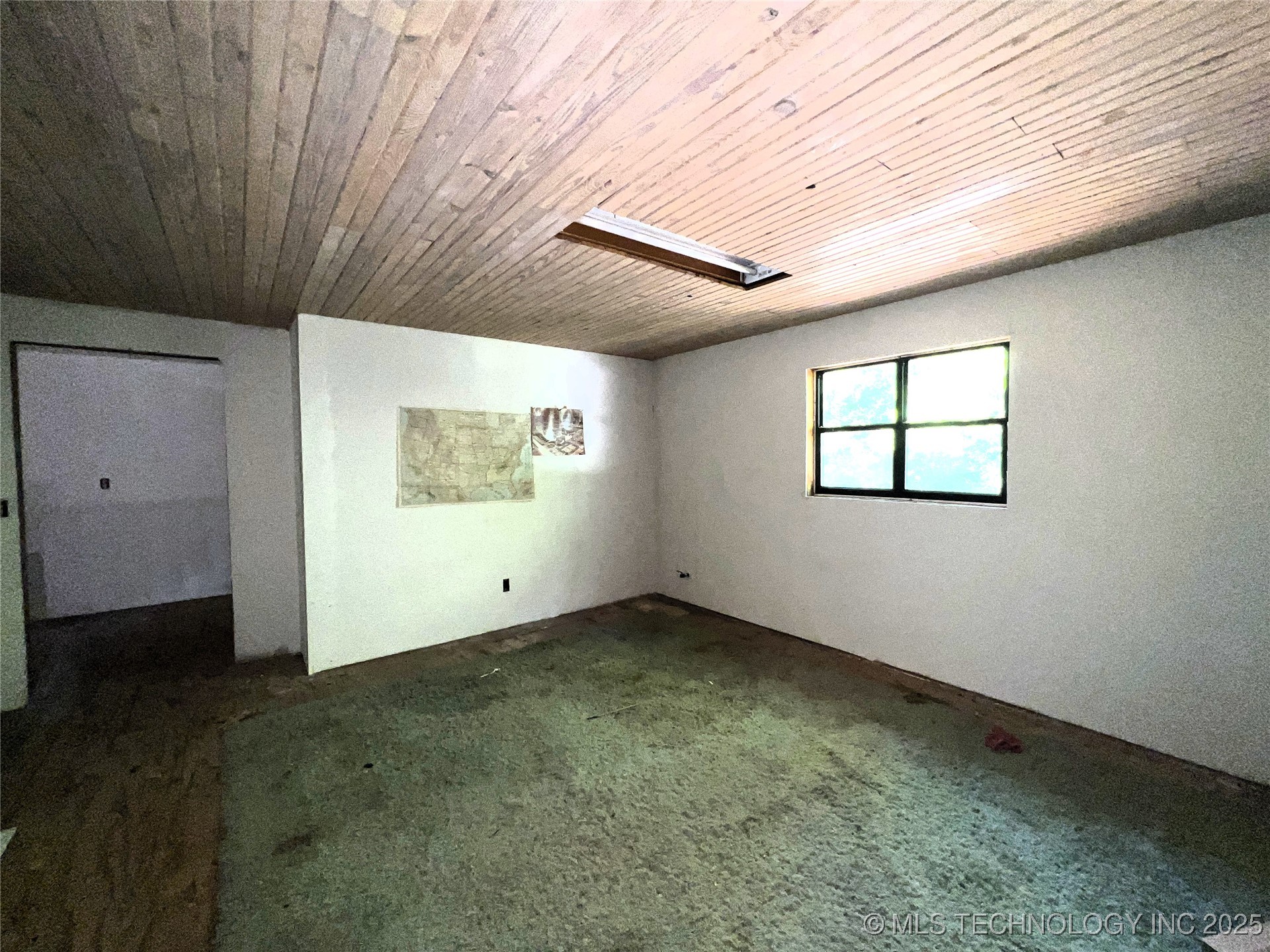 23243 Spicer Property Photo 15