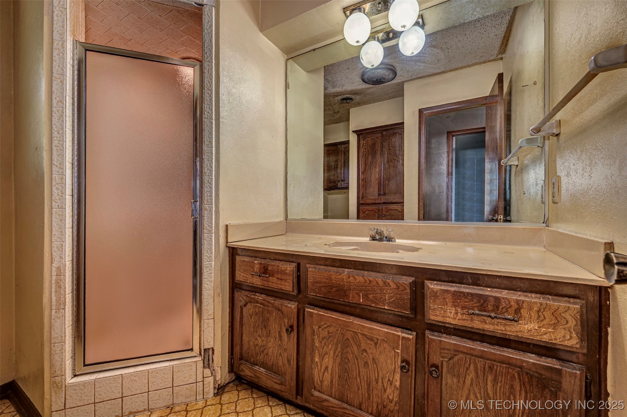 2810 Harvey Property Photo 6