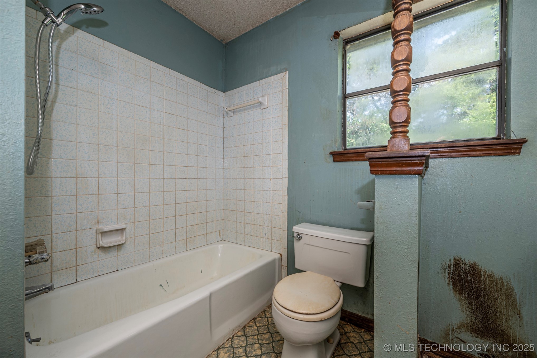 2810 Harvey Property Photo 8