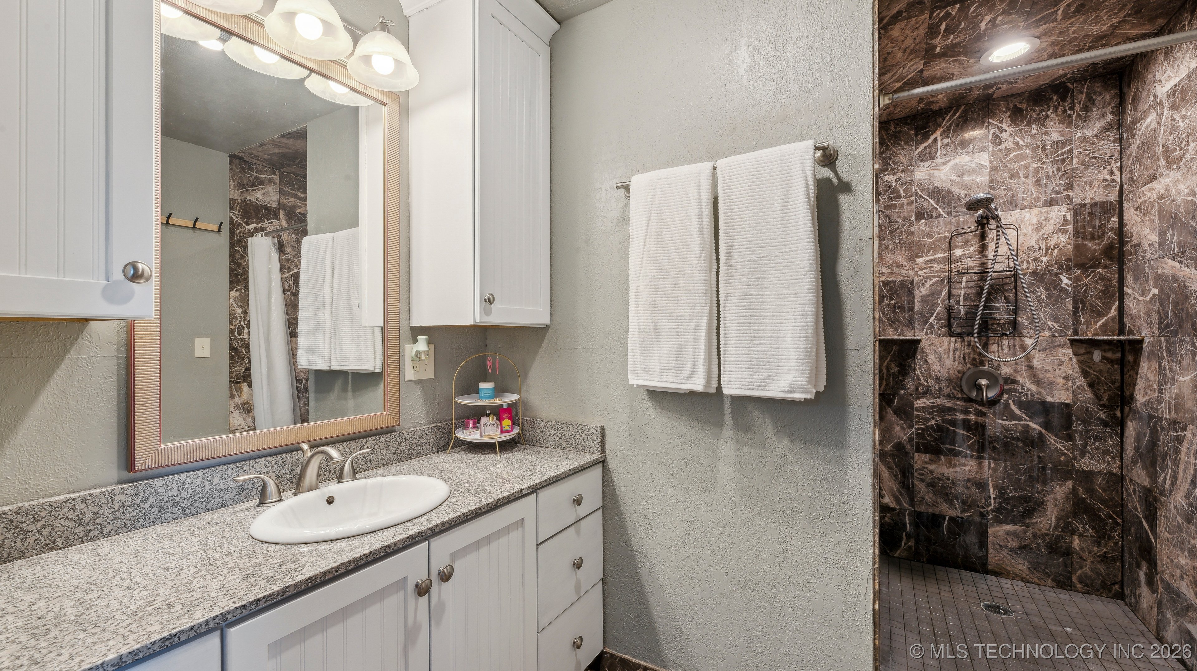 4212 W Stonehenge Drive Property Photo 18