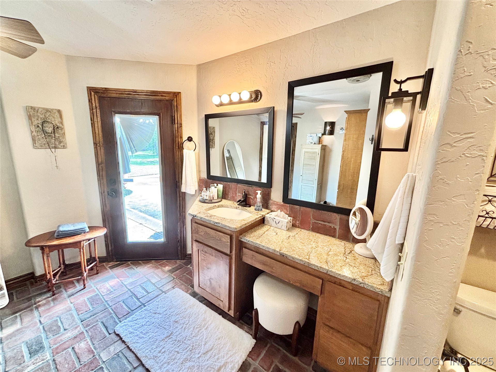 2102 N Peaceful Lane Property Photo 30