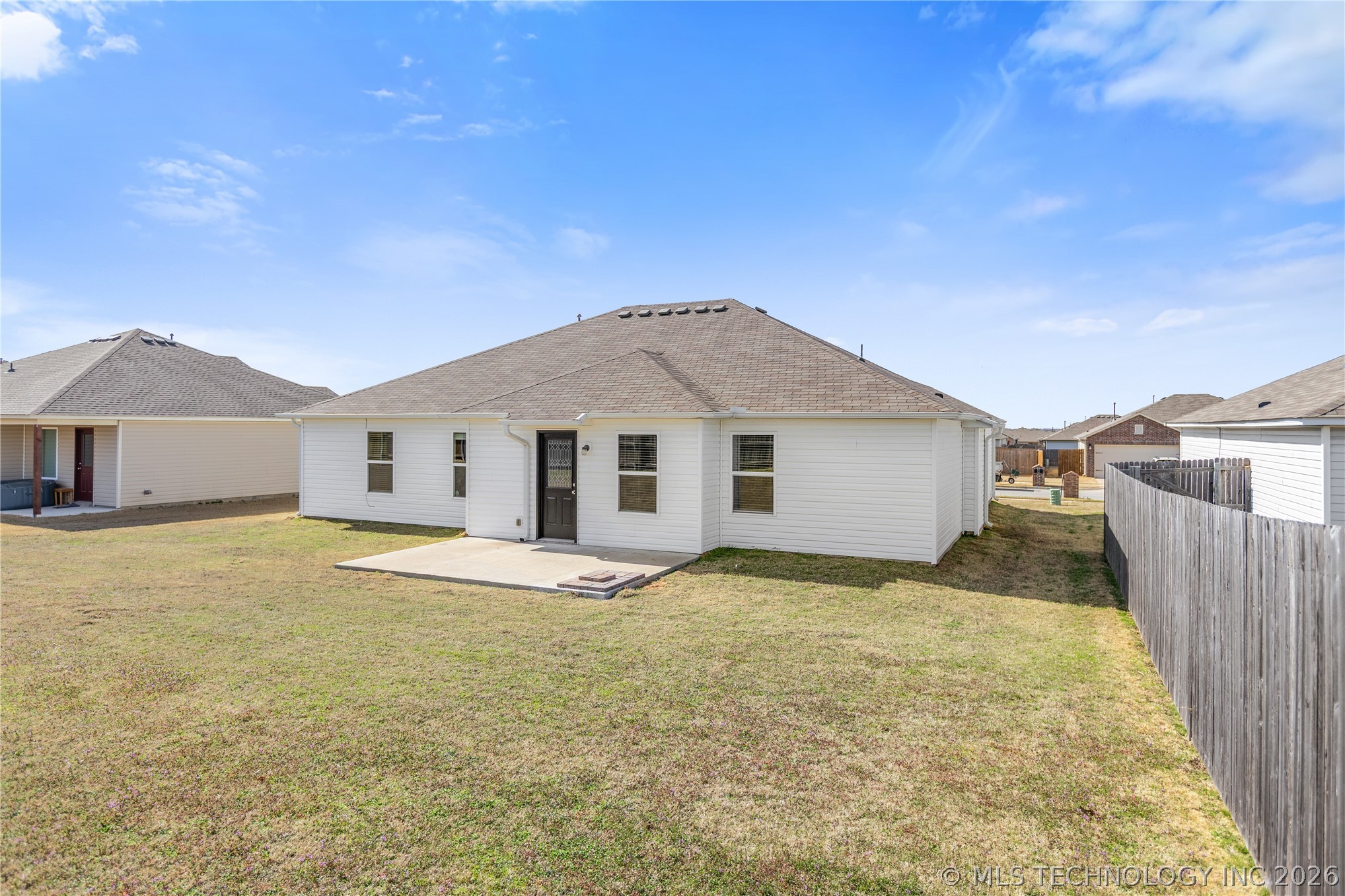 11425 S 240th East Avenue Property Photo 4