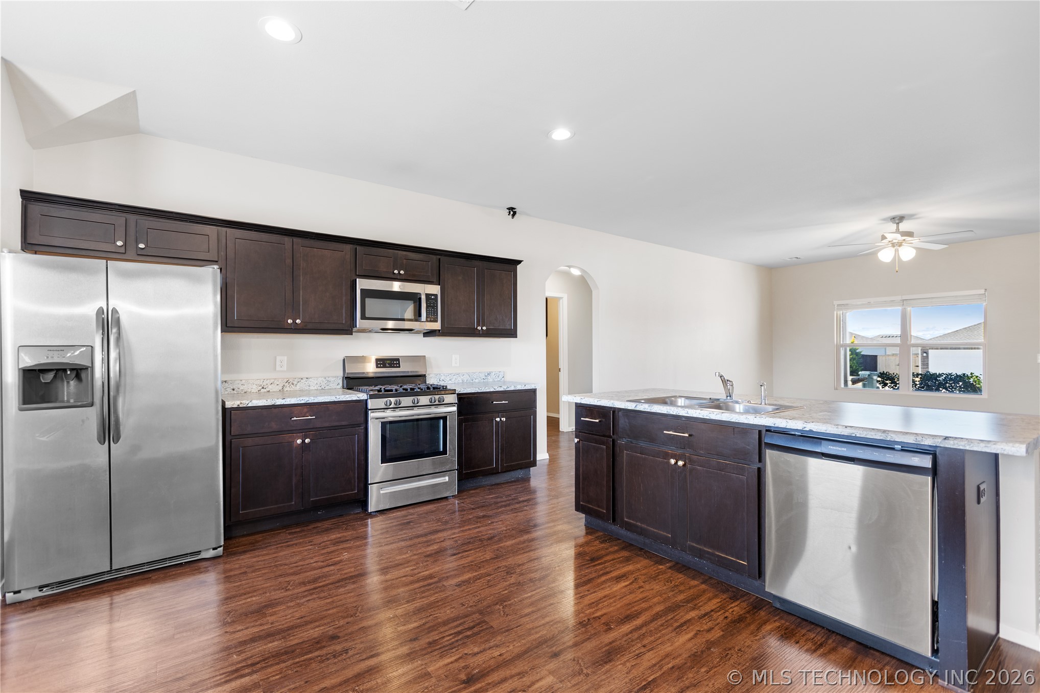 11425 S 240th East Avenue Property Photo 8