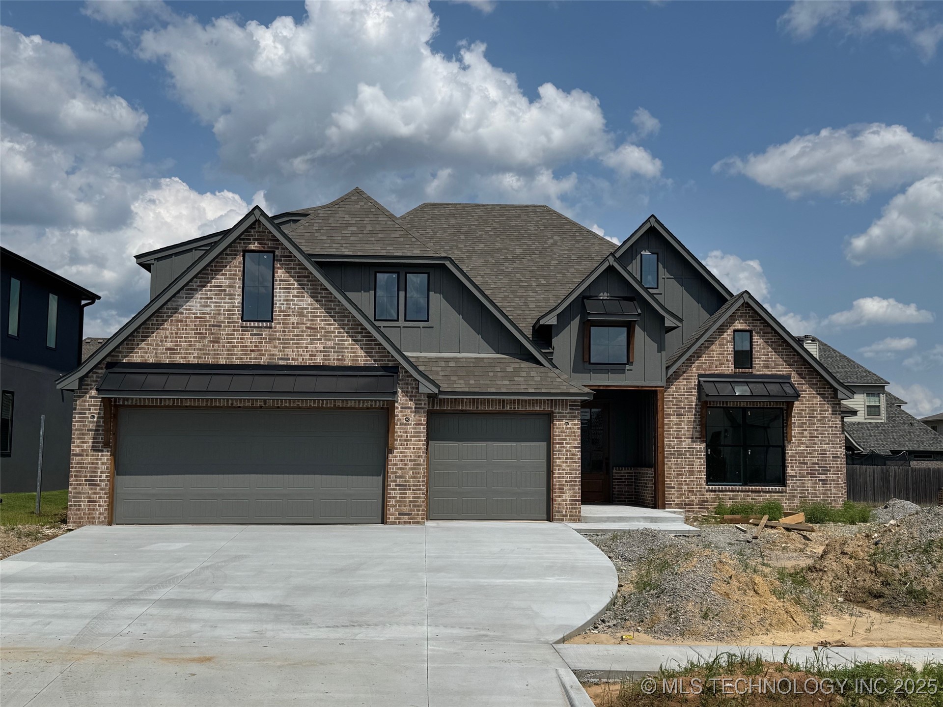 14533 S College Avenue Property Photo 1