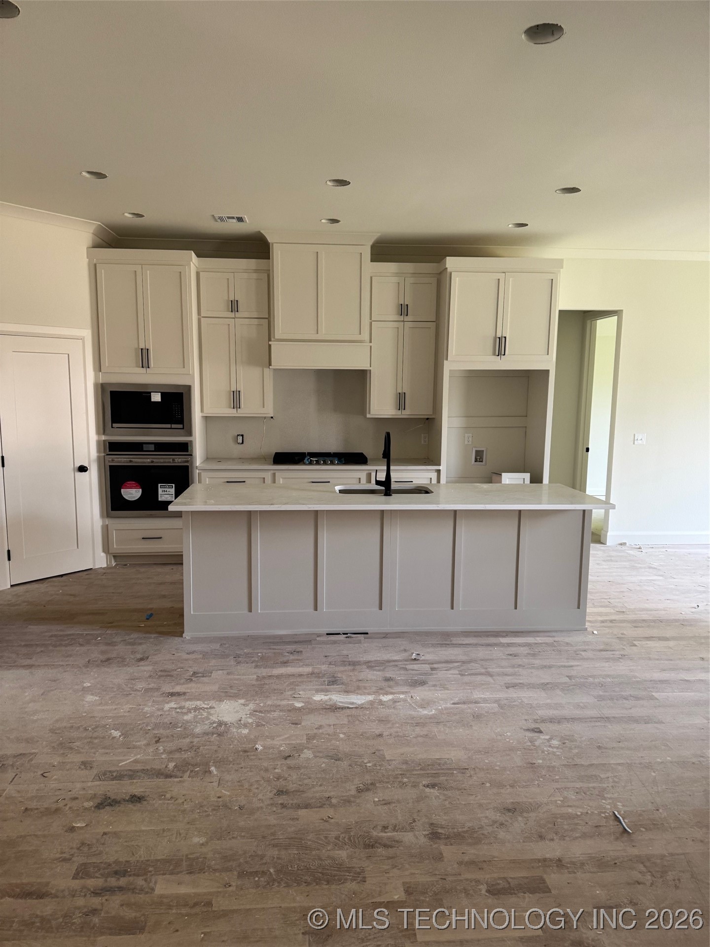 14533 S College Avenue Property Photo 6