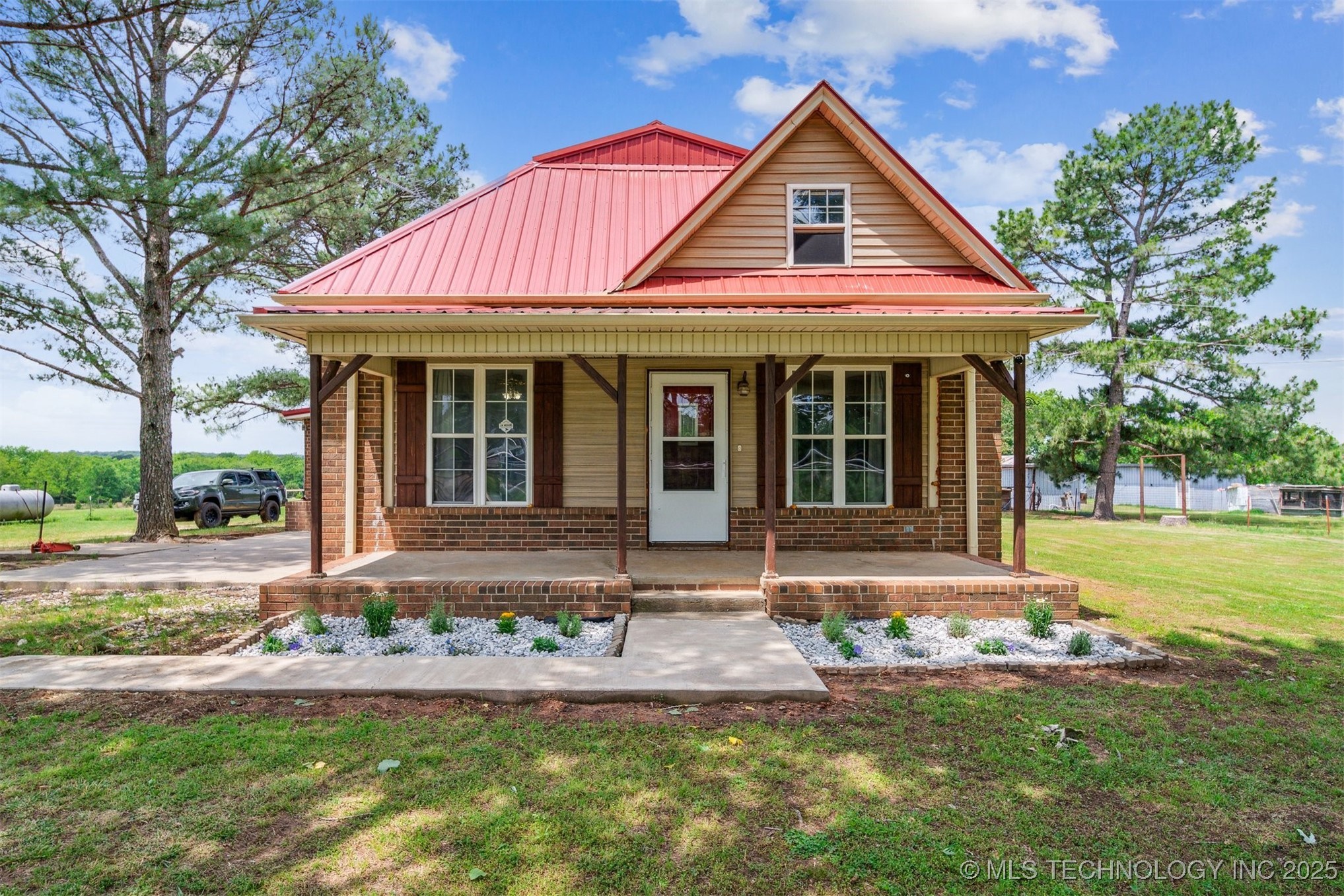 11029 N 3670 Road Property Photo 1