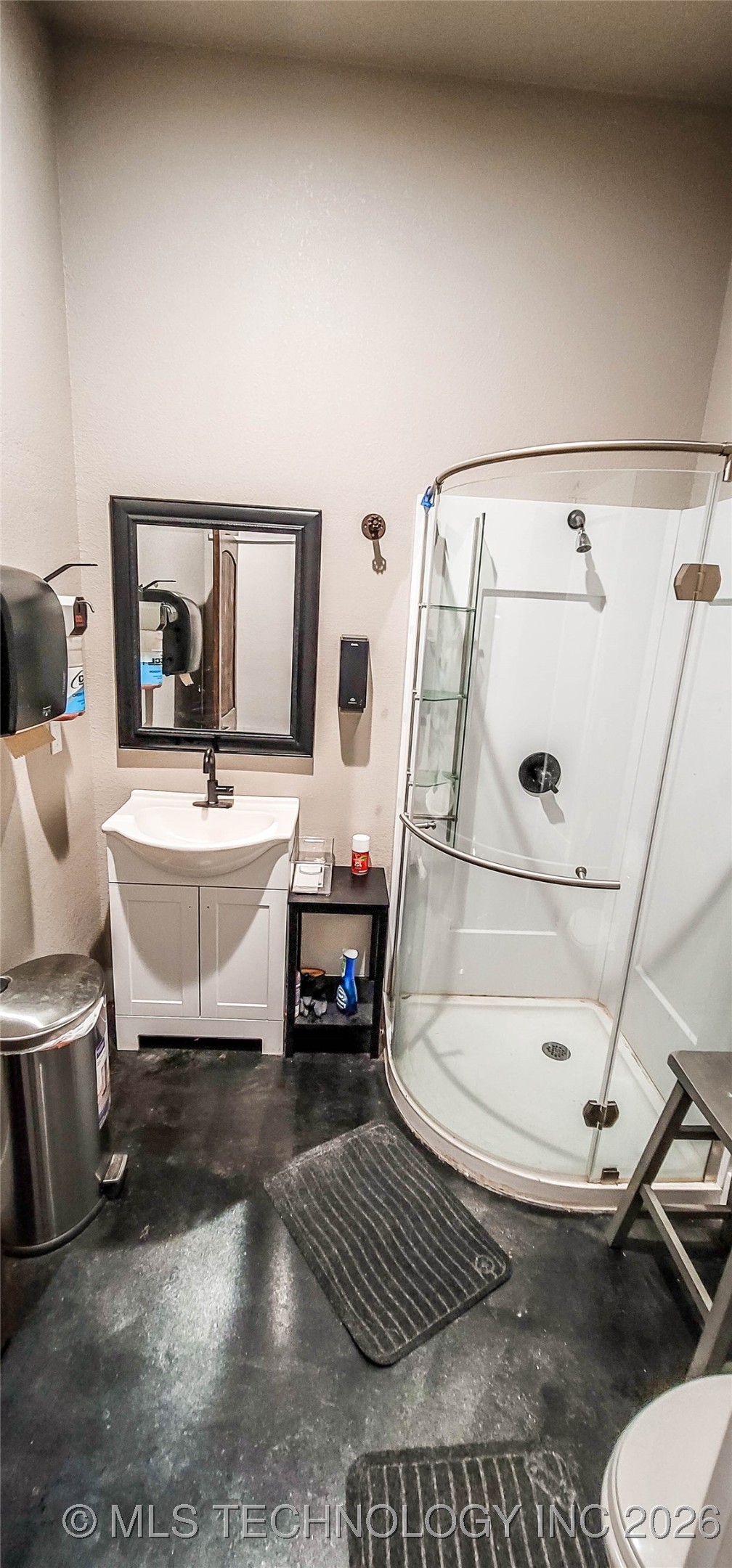 1228 W Gentry Avenue Property Photo 23