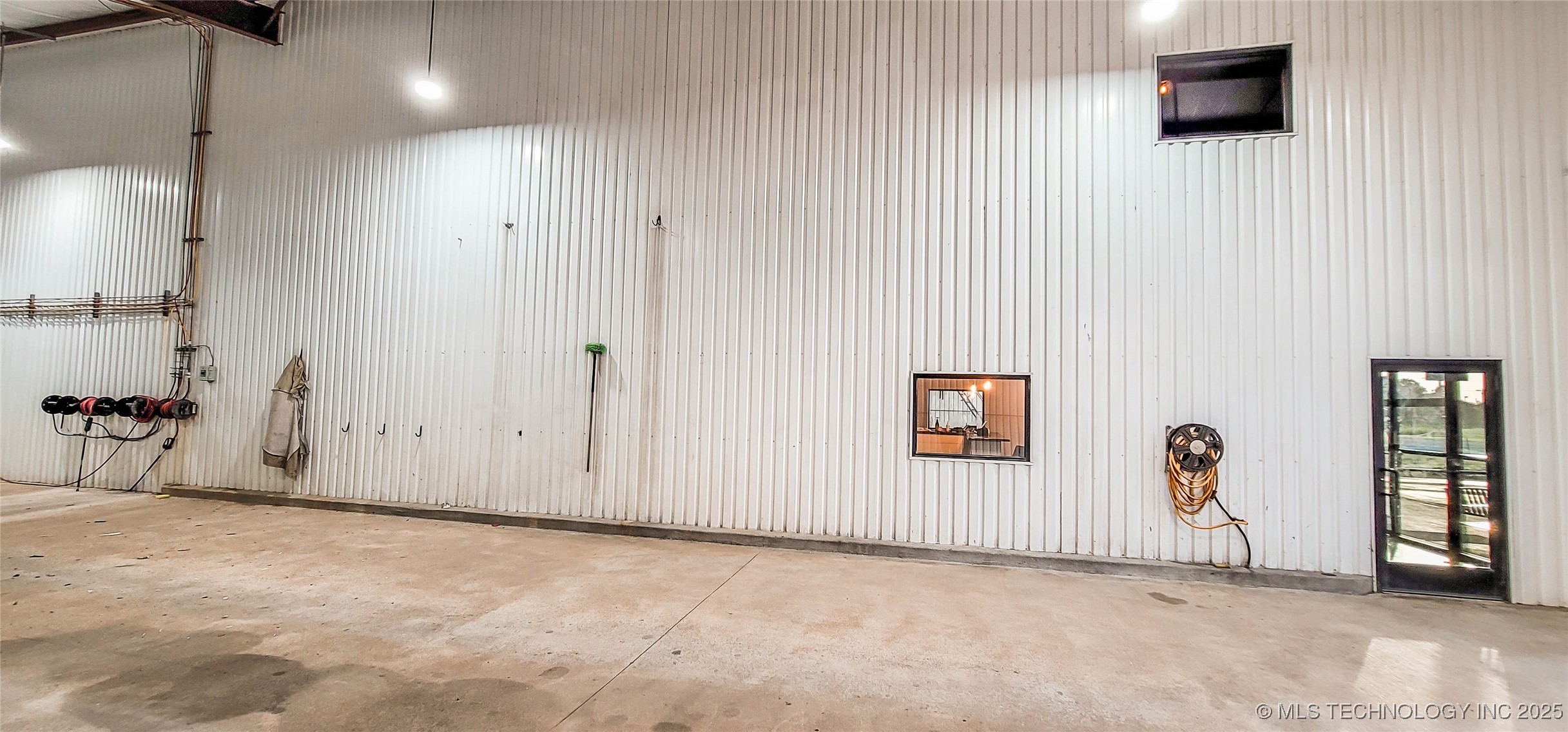 1228 W Gentry Avenue Property Photo 33