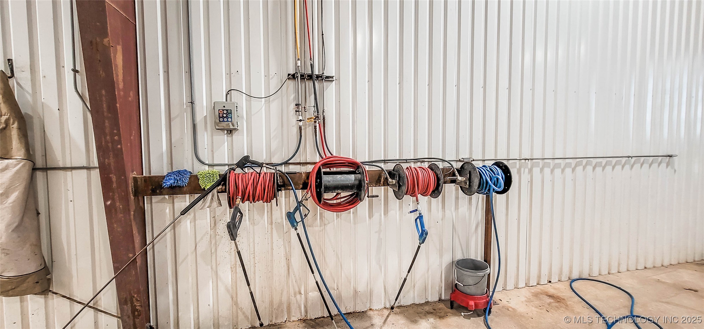 1228 W Gentry Avenue Property Photo 36