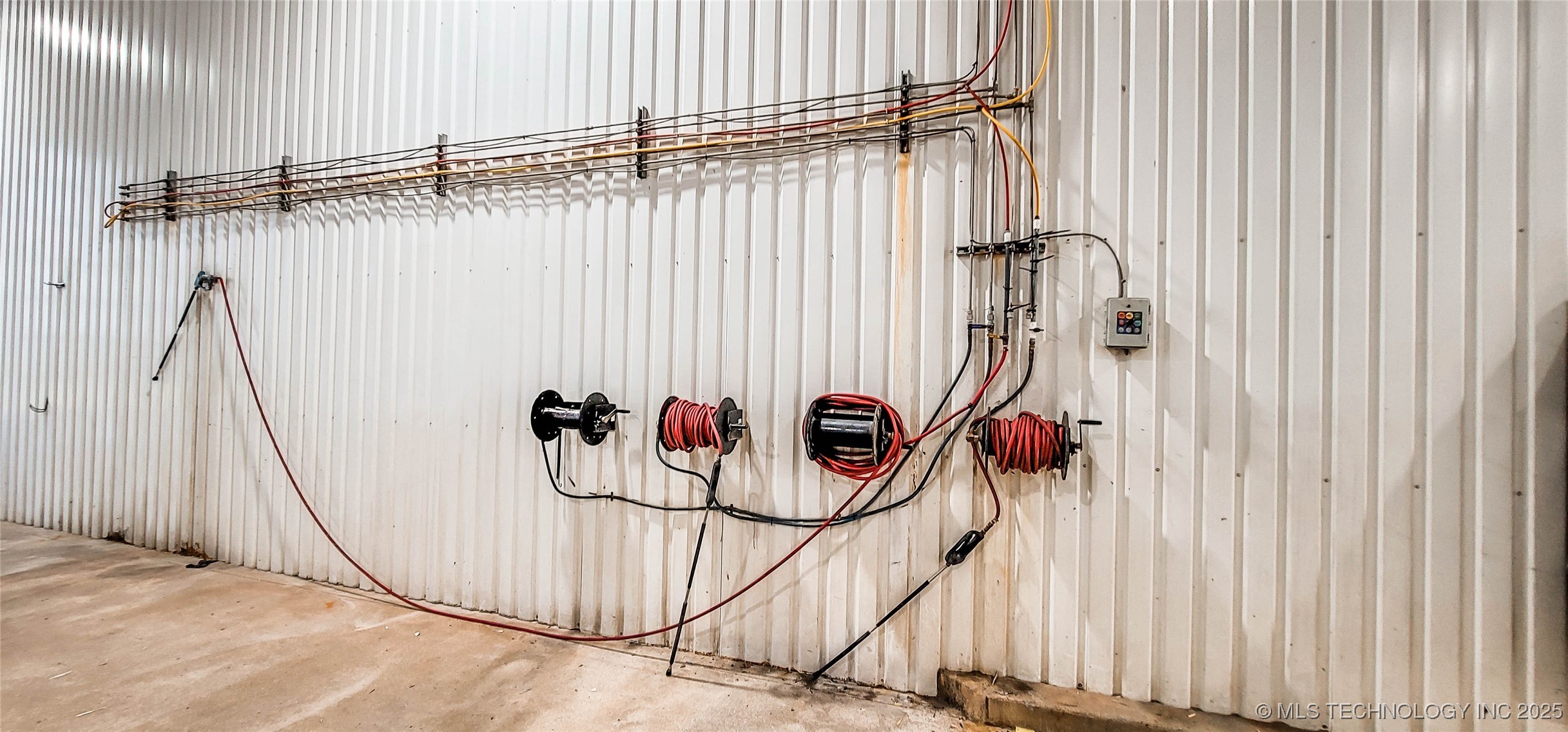 1228 W Gentry Avenue Property Photo 38