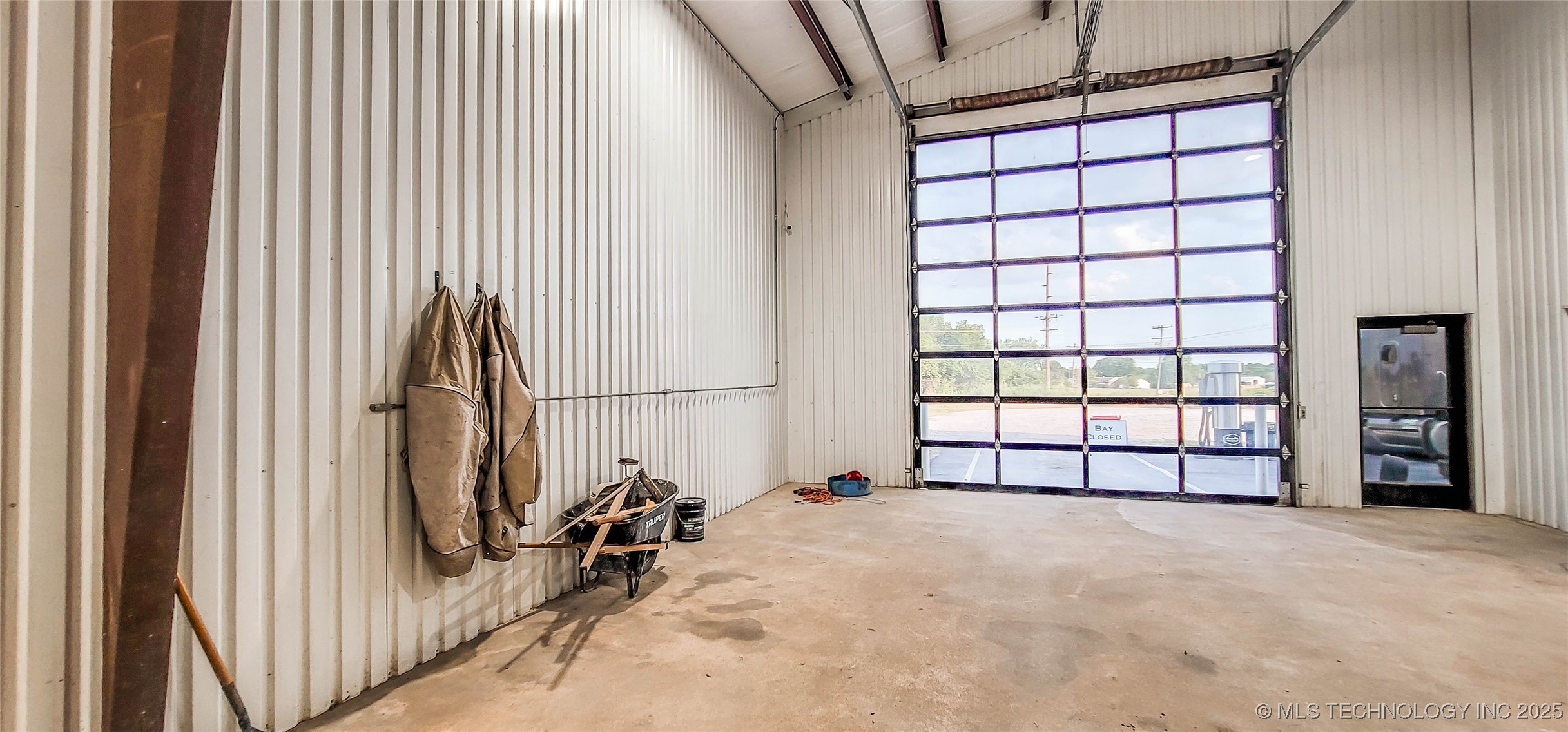 1228 W Gentry Avenue Property Photo 39