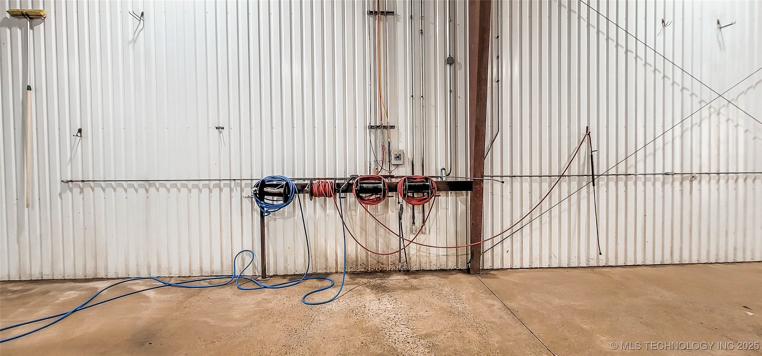 1228 W Gentry Avenue Property Photo 45