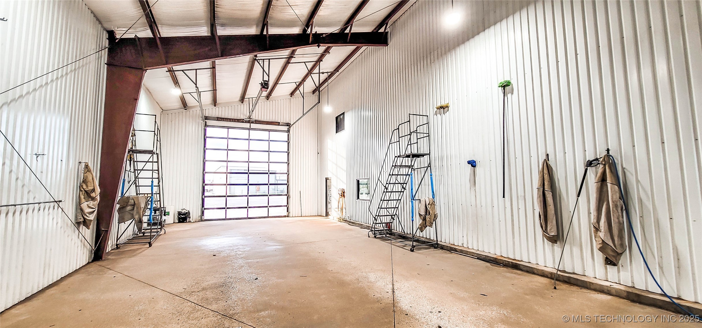 1228 W Gentry Avenue Property Photo 47