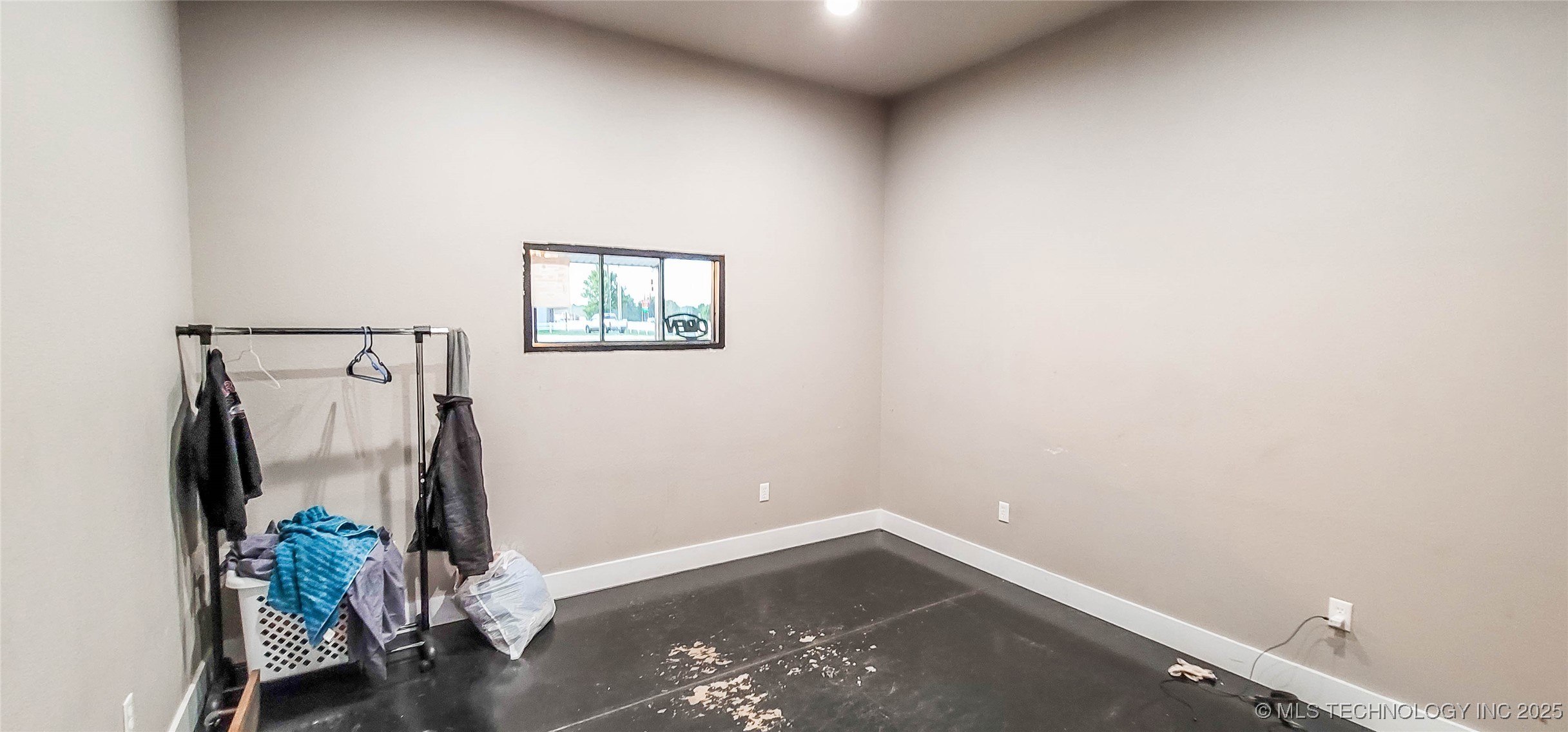 1228 W Gentry Avenue Property Photo 52