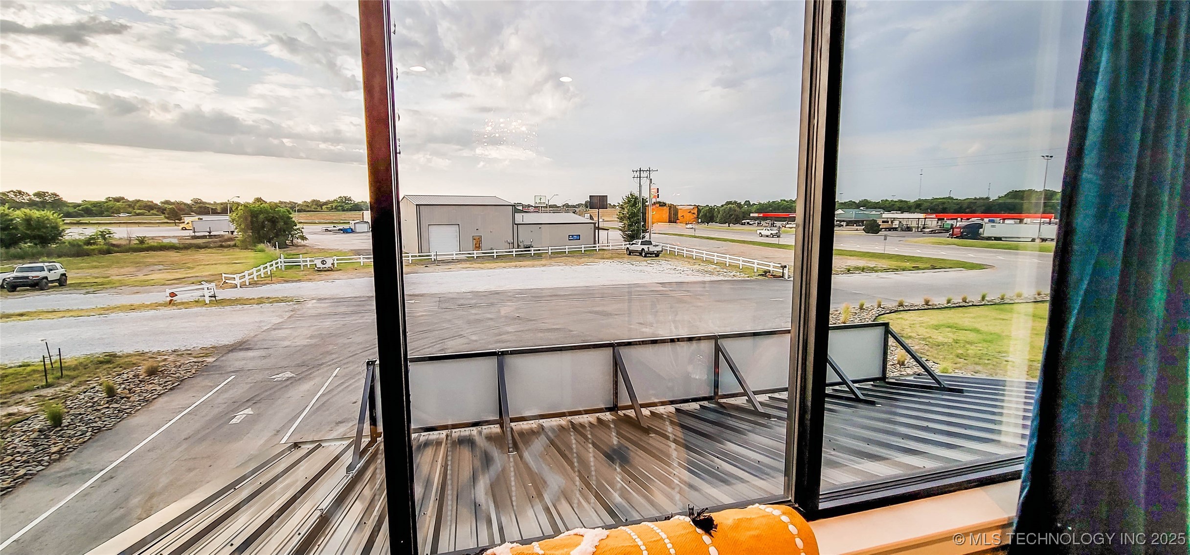 1228 W Gentry Avenue Property Photo 61